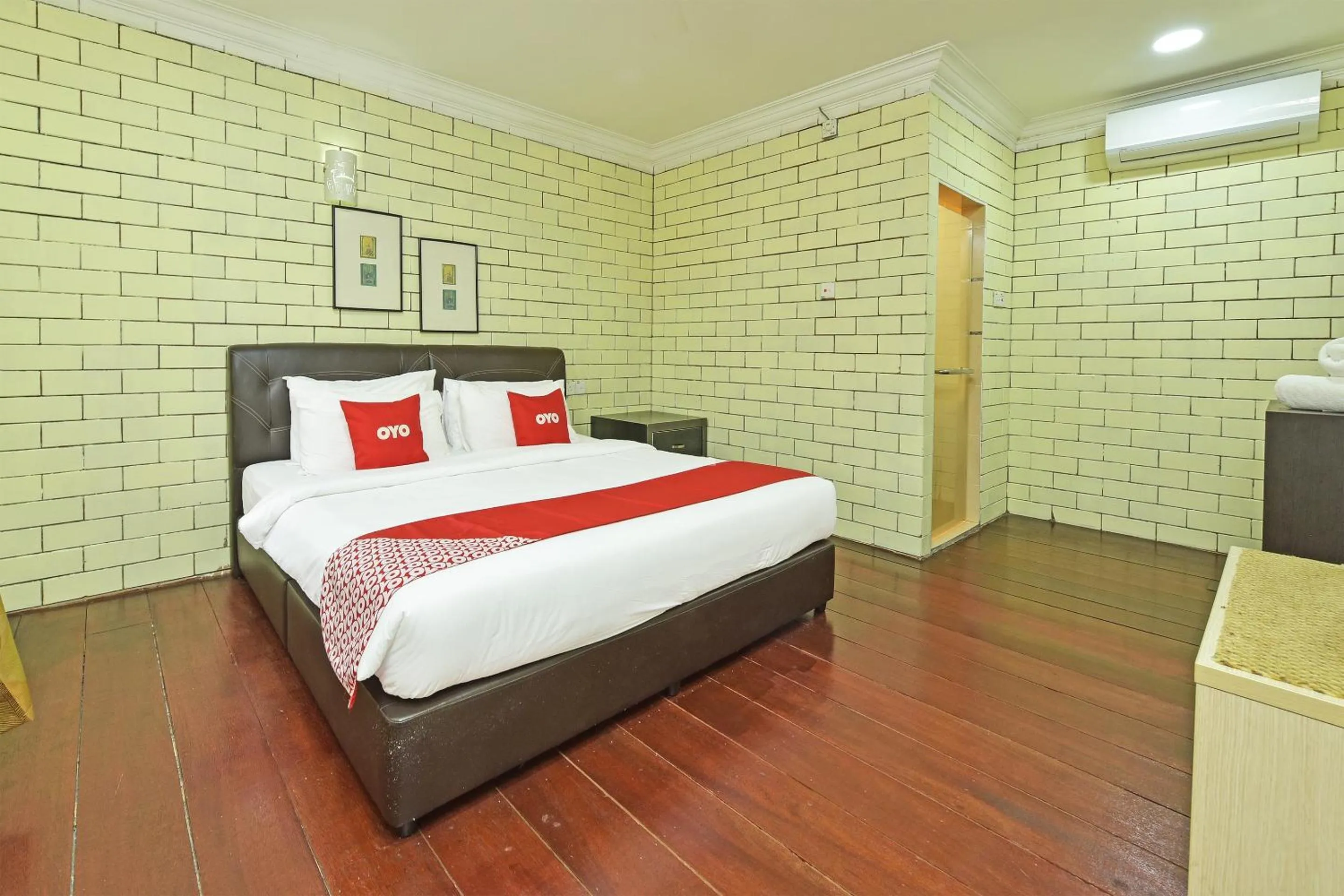 Bedroom in Collection O 90622 Sehijau Cenang