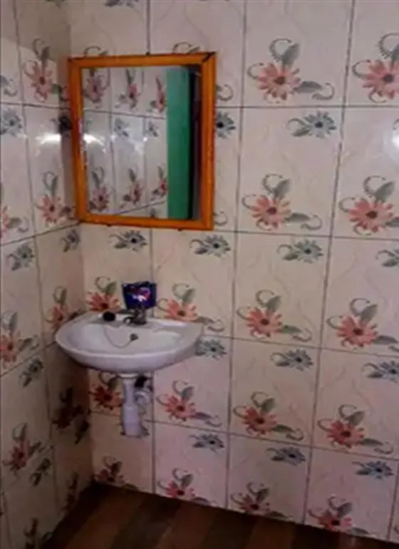 Bathroom in Ijen Miner Family Homestay