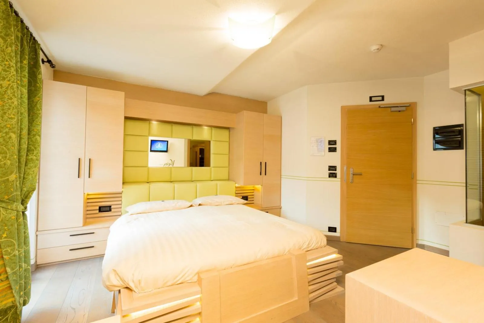 Bed in Hotel Pontiglia