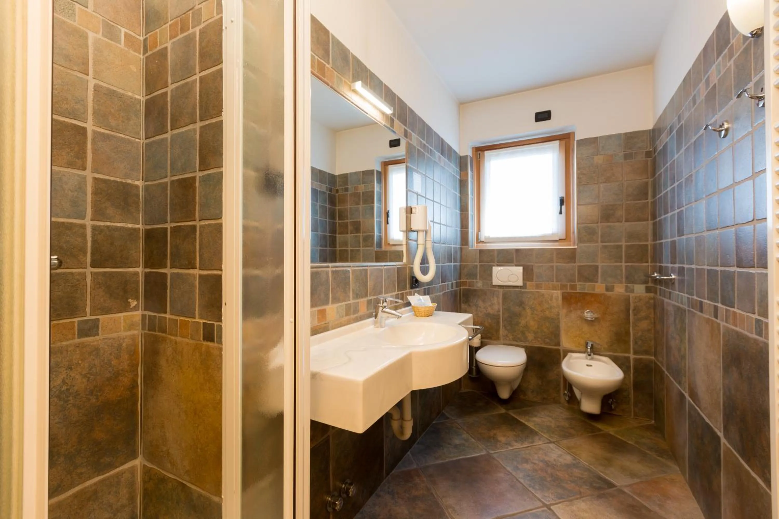 Bathroom in Hotel Pontiglia