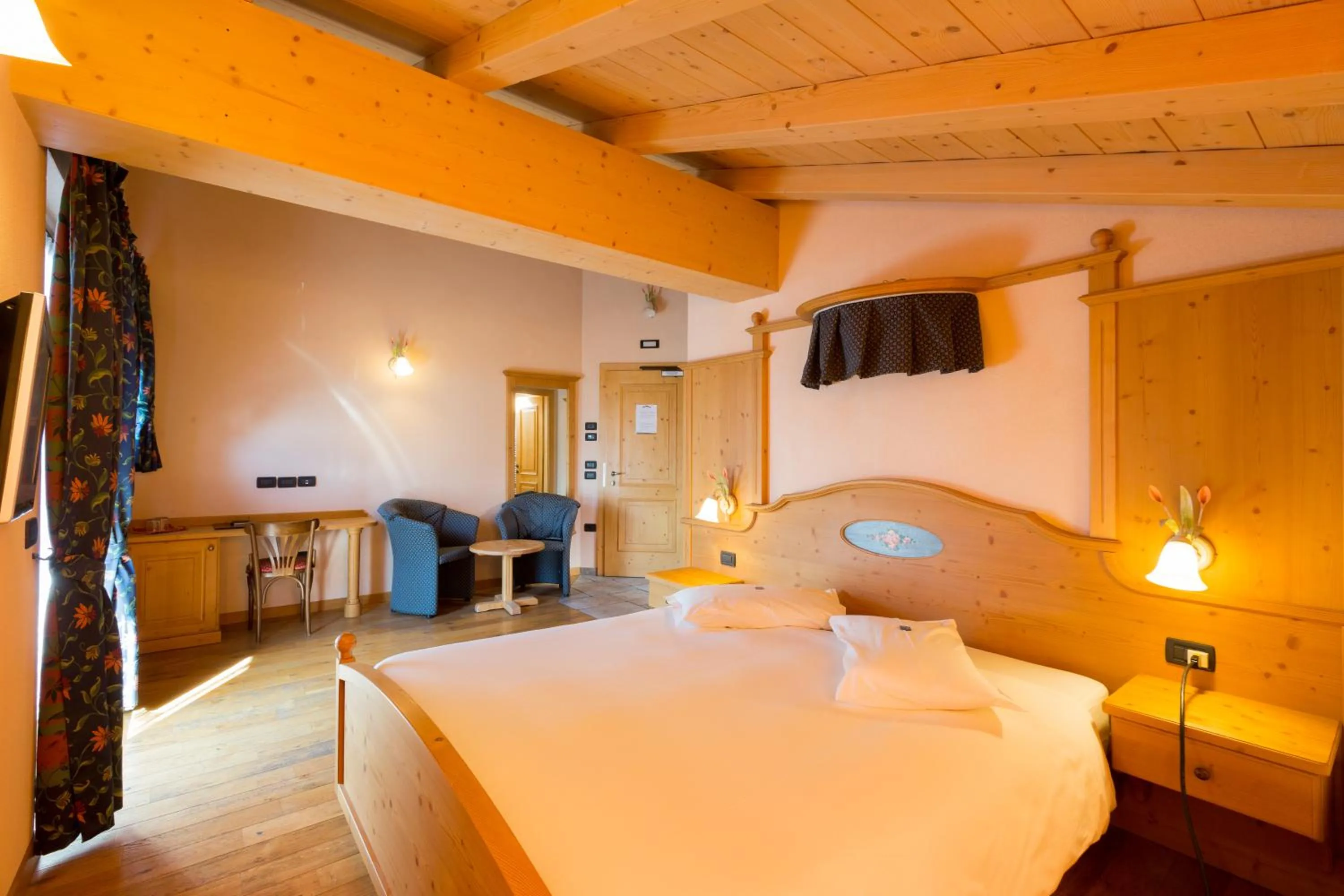 Bedroom, Bed in Hotel Pontiglia