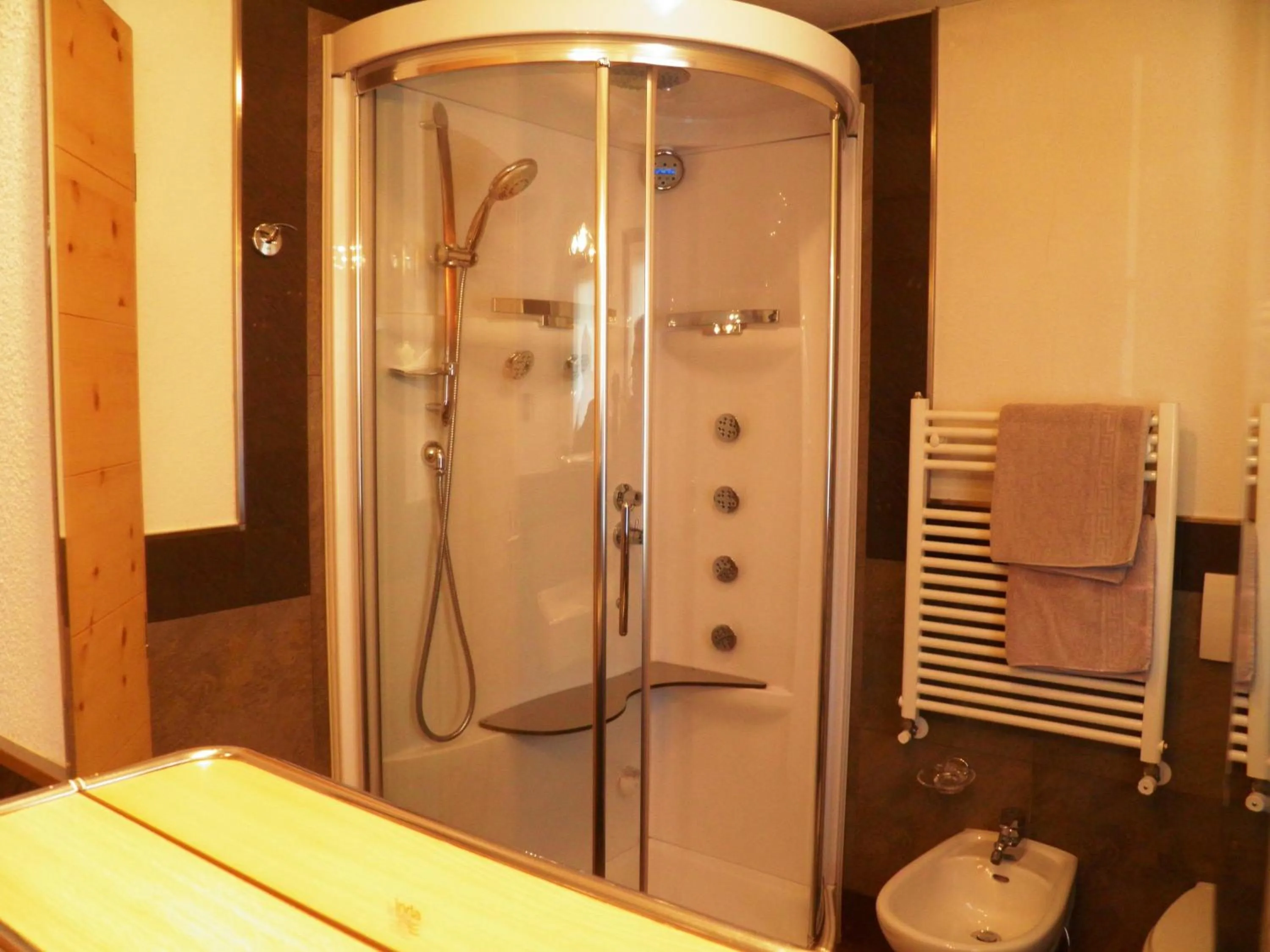 Bathroom in Hotel Pontiglia