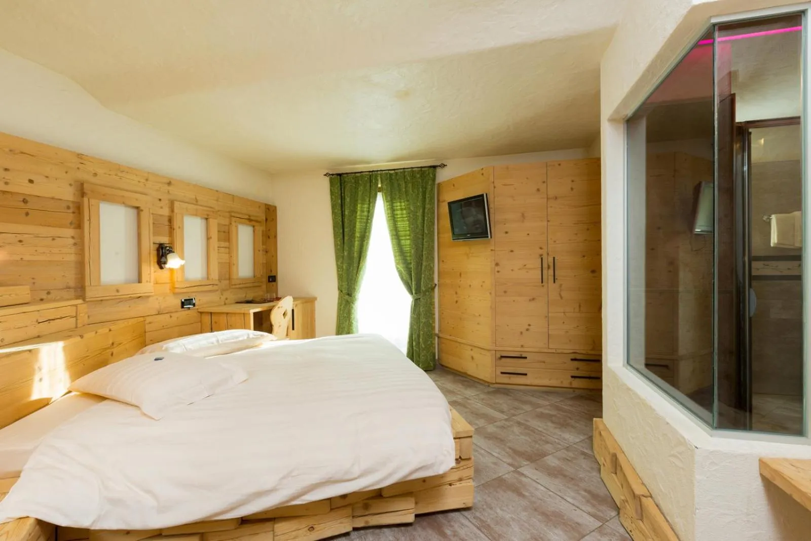 Bed in Hotel Pontiglia