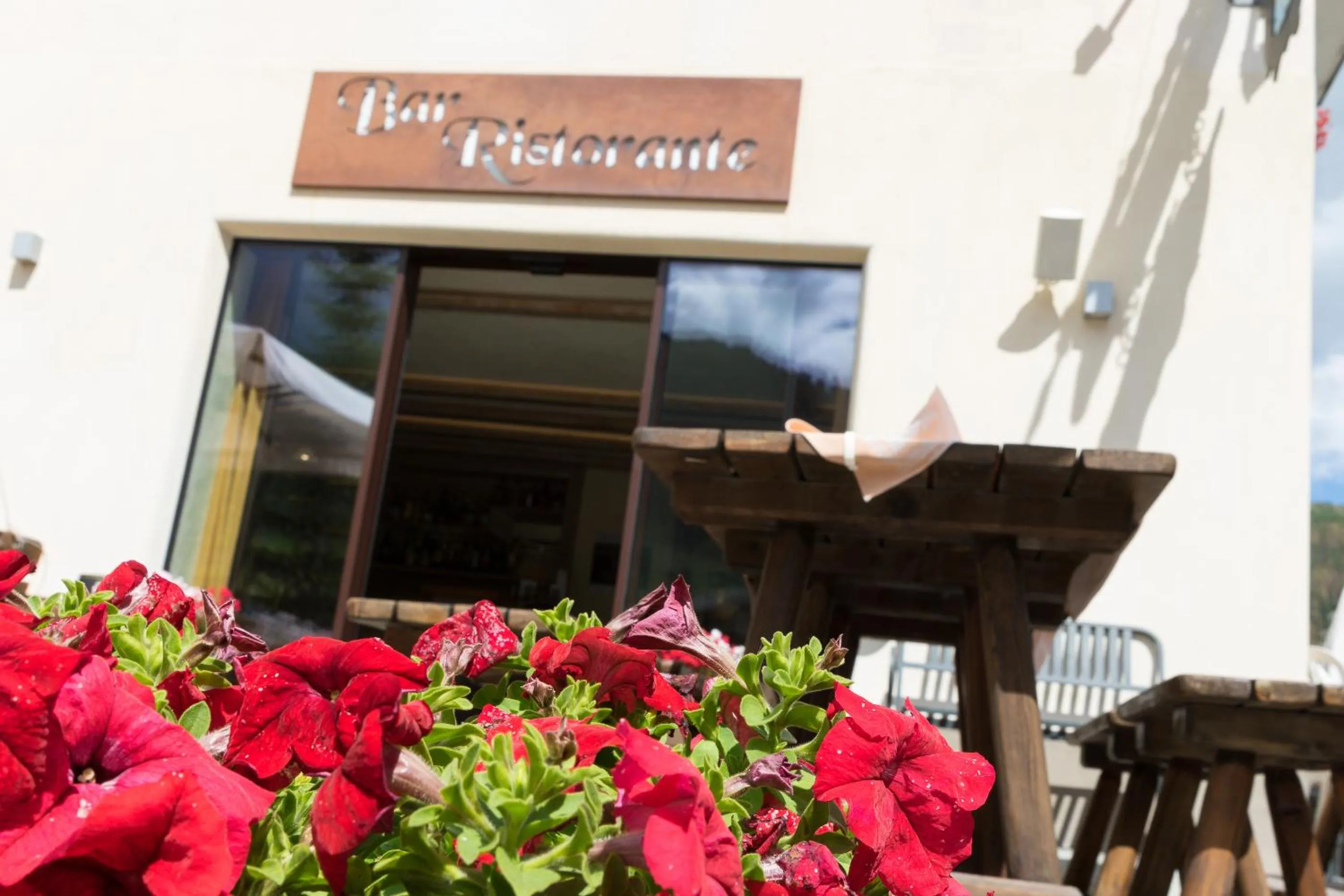 Facade/entrance in Hotel Pontiglia