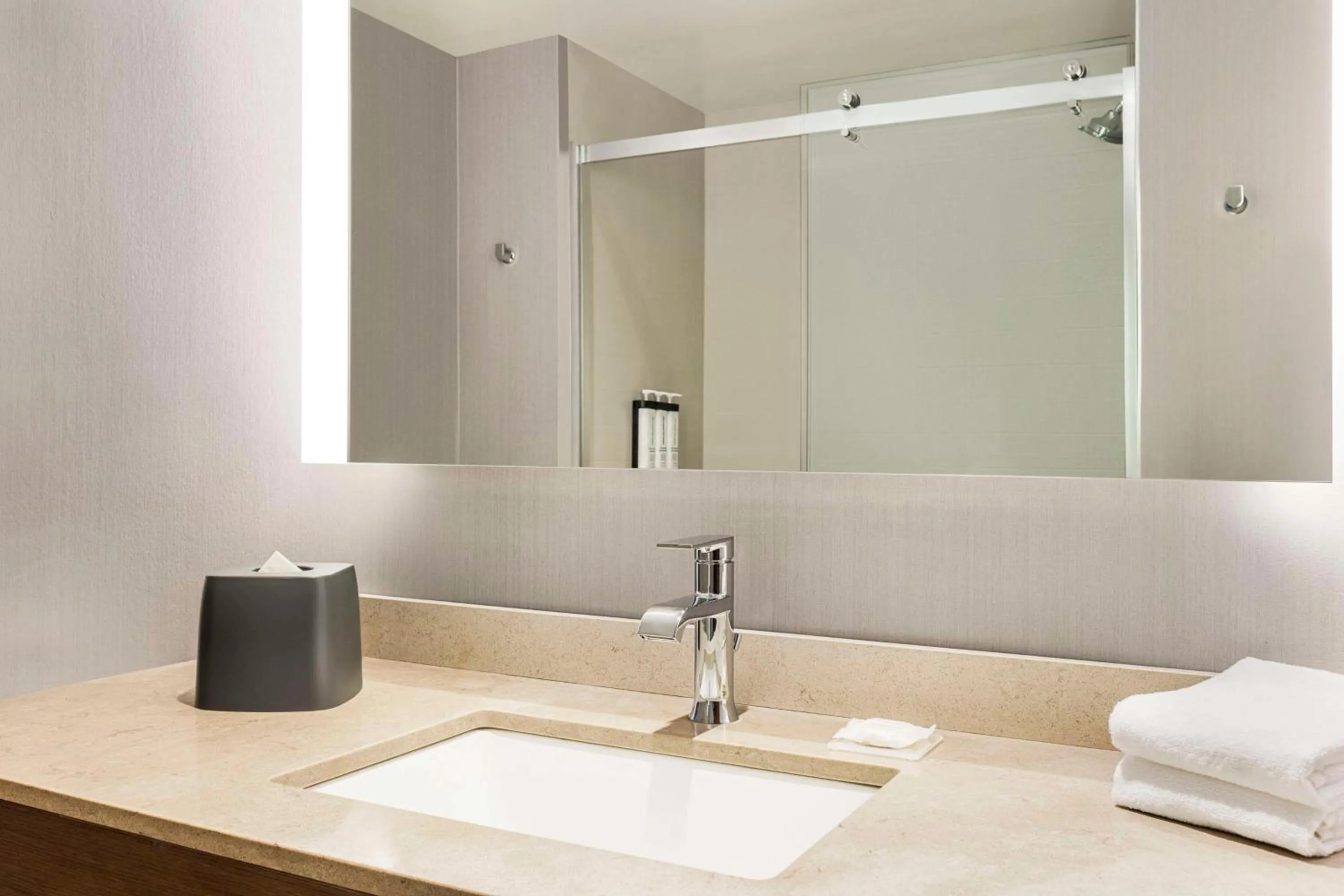 Bathroom in Hyatt Place Columbus Polaris