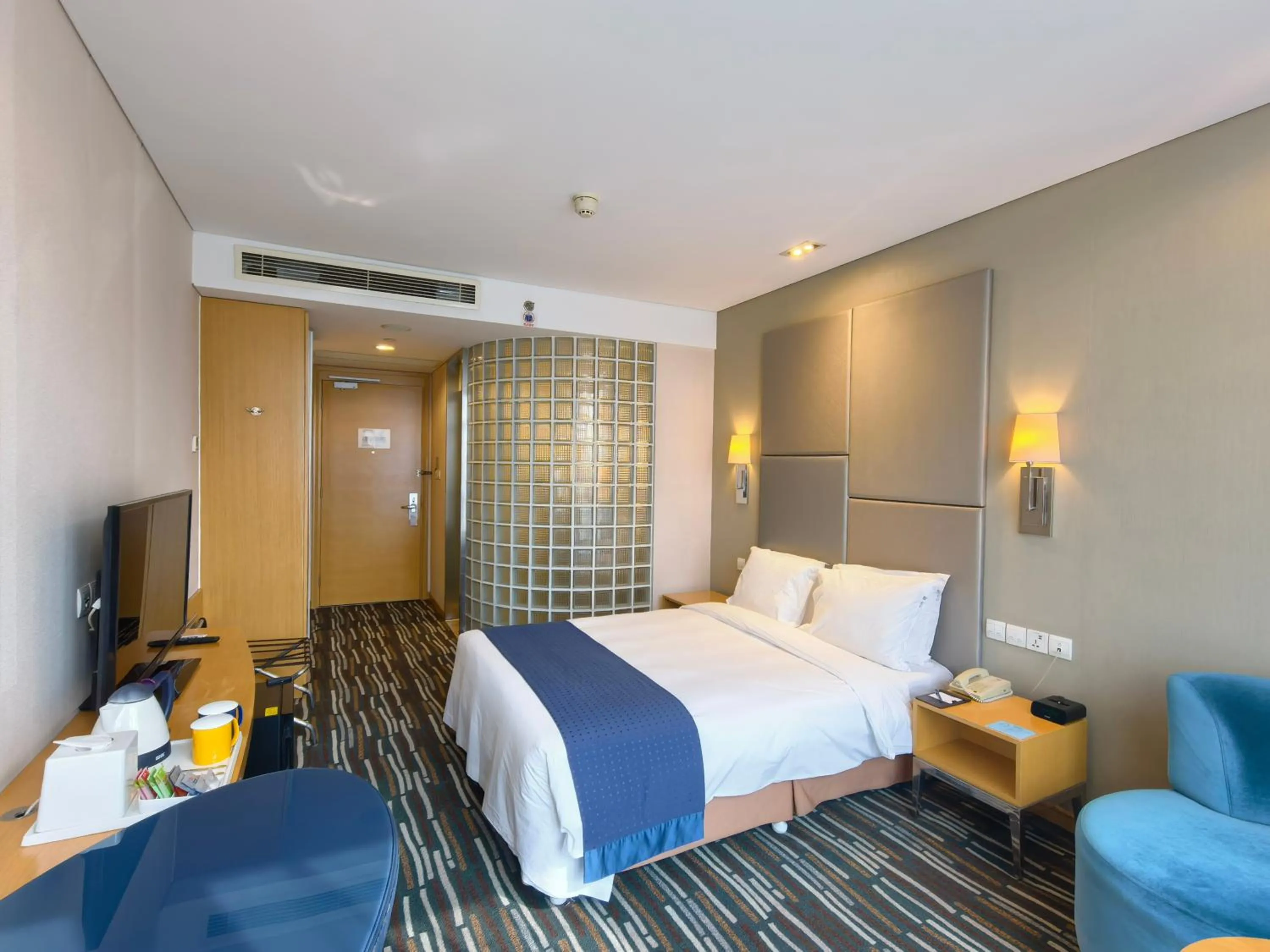 Bed in Holiday Inn Express Beijing Yizhuang by IHG