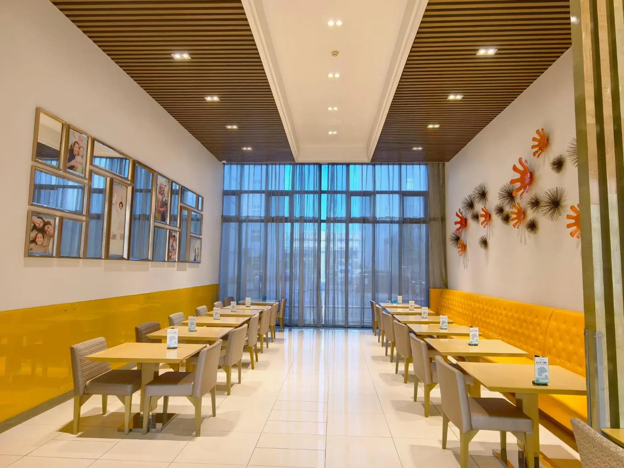 Restaurant/places to eat in Holiday Inn Express Beijing Yizhuang by IHG - Taxi 1 Hour to International Airport and 800 Meters to the Nearby Subway Restaurant/places to eat in Holiday Inn Express Beijing Yizhuang by IHG - Taxi 1 Hour to International Airport and 800 Meters to the Nearby Subway