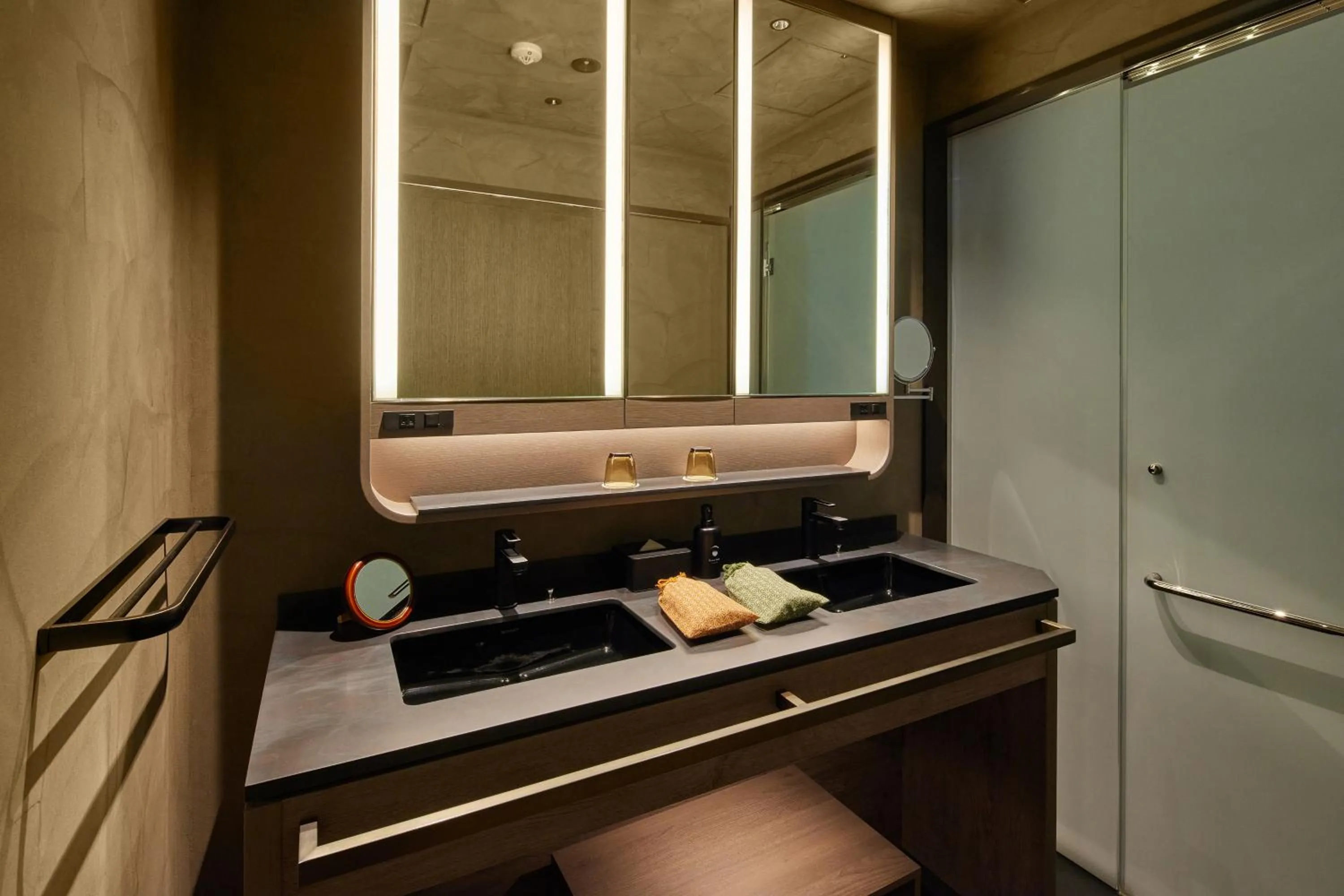 Photo of the whole room in THE HOTEL HIGASHIYAMA KYOTO TOKYU, A Pan Pacific Hotel