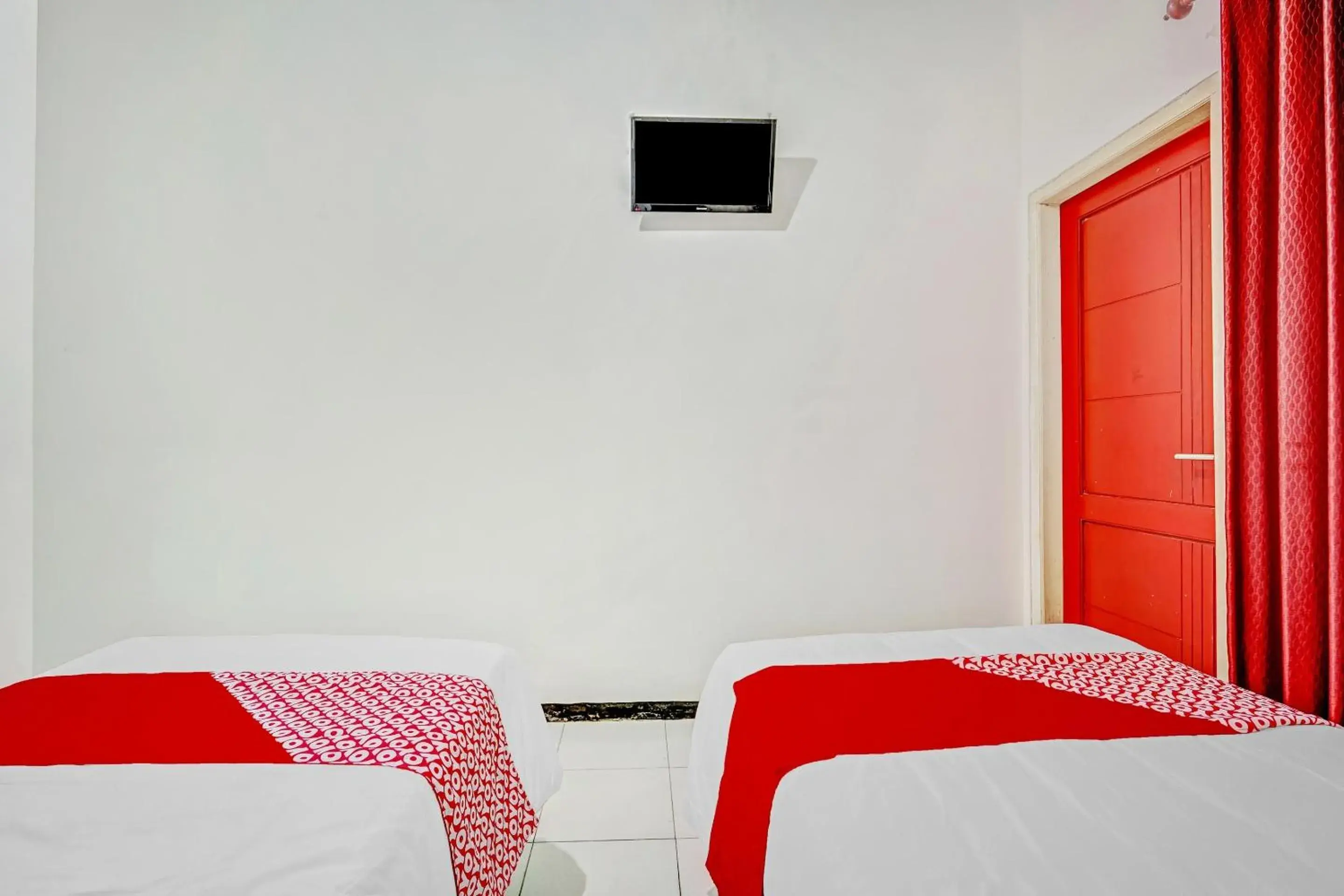 Bedroom, Bed in Hotel O Kalimantan Surabaya Syariah Bedroom, Bed in Hotel O Kalimantan Surabaya Syariah