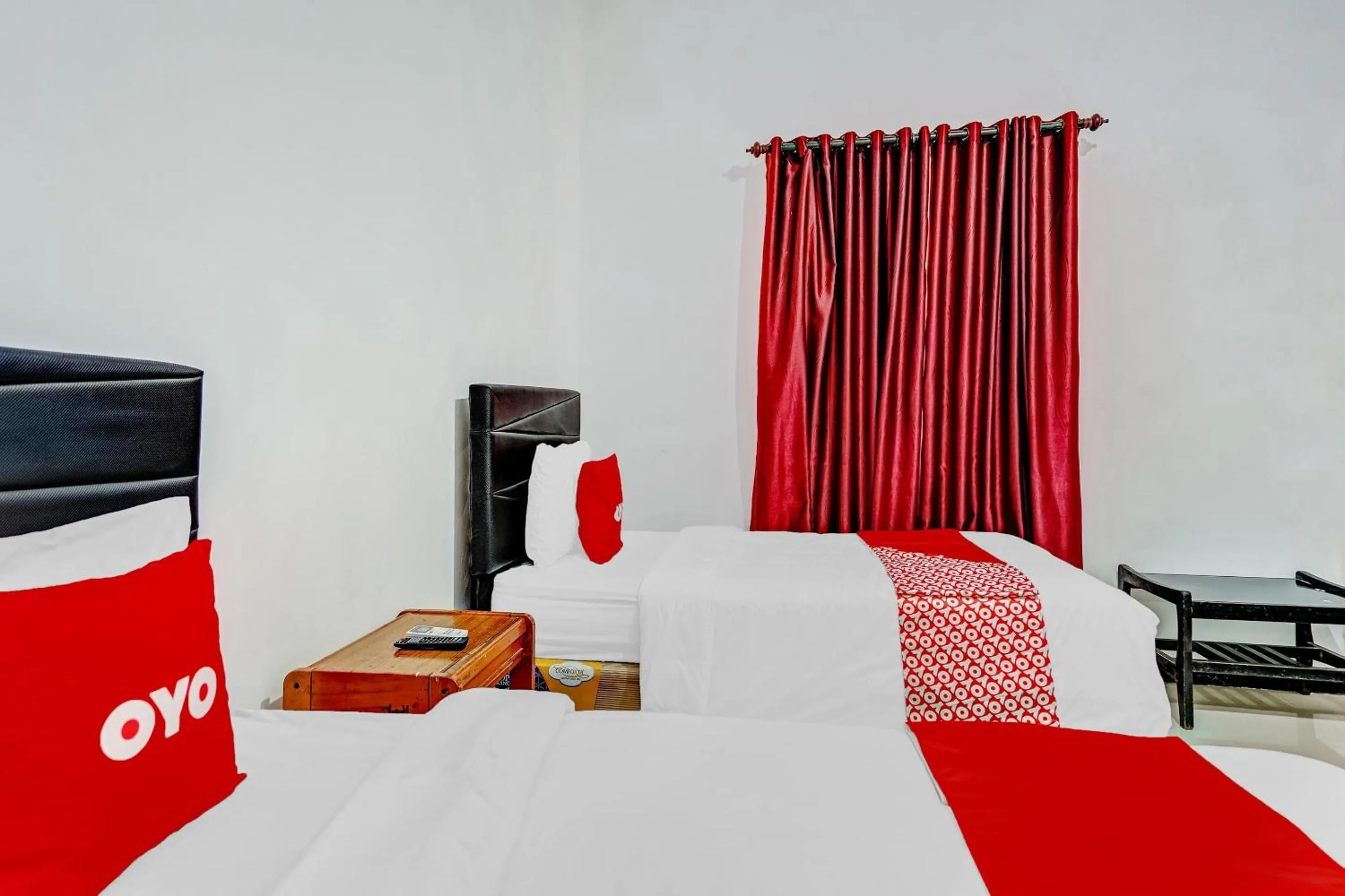 Bedroom, Bed in Hotel O Kalimantan Surabaya Syariah