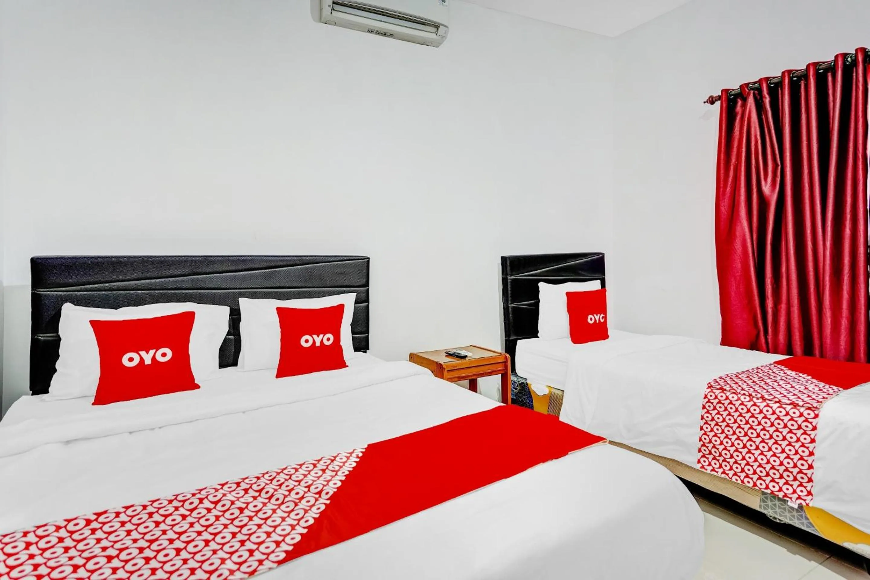 Bedroom, Bed in Hotel O Kalimantan Surabaya Syariah