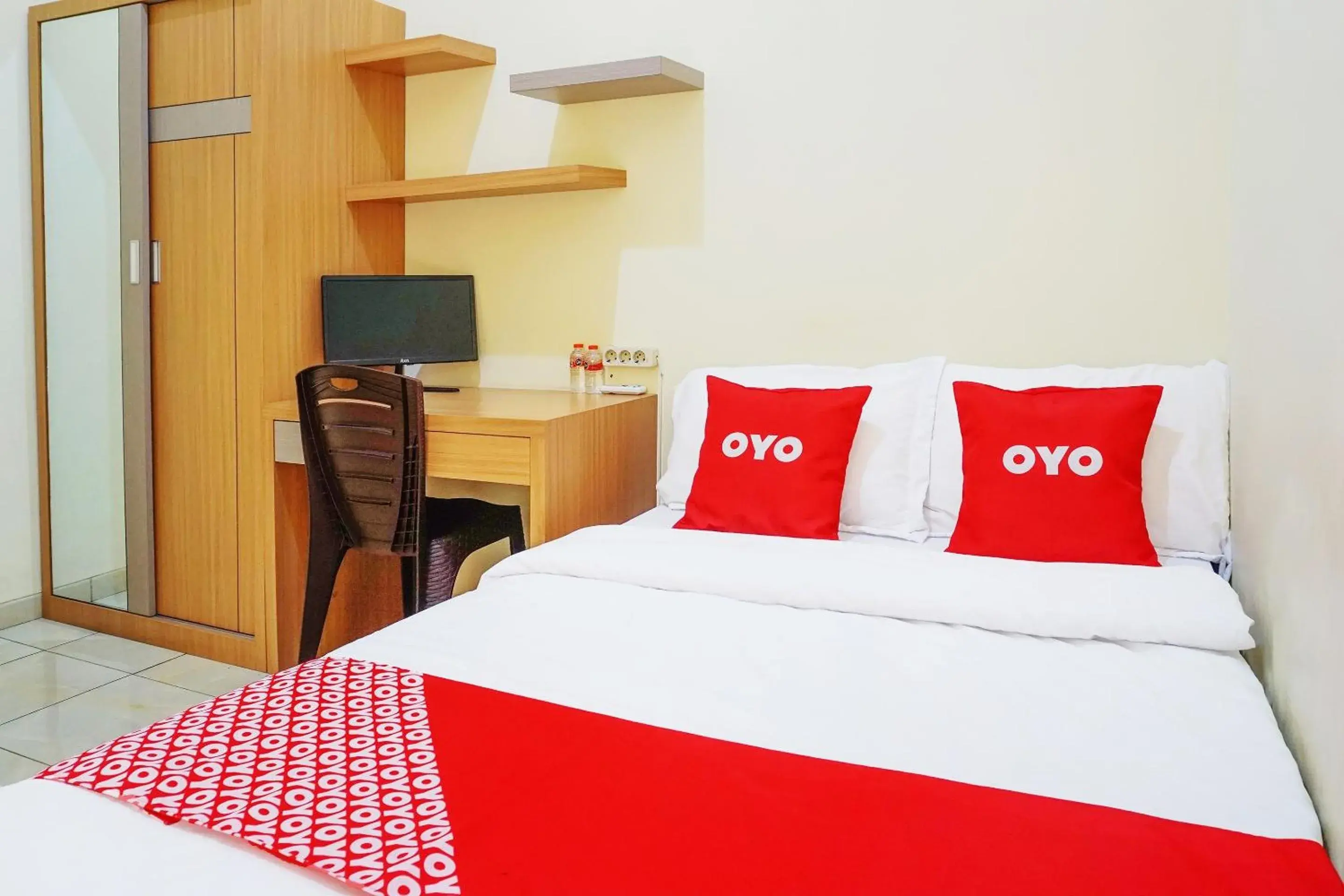 Bedroom, Bed in Flagship 90723 Berlima Guest House Syariah Bedroom, Bed in Flagship 90723 Berlima Guest House Syariah