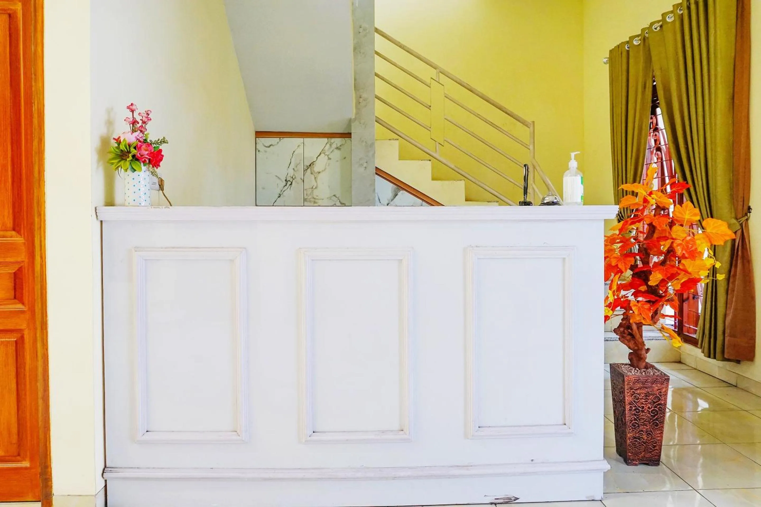 Lobby or reception in Flagship 90723 Berlima Guest House Syariah