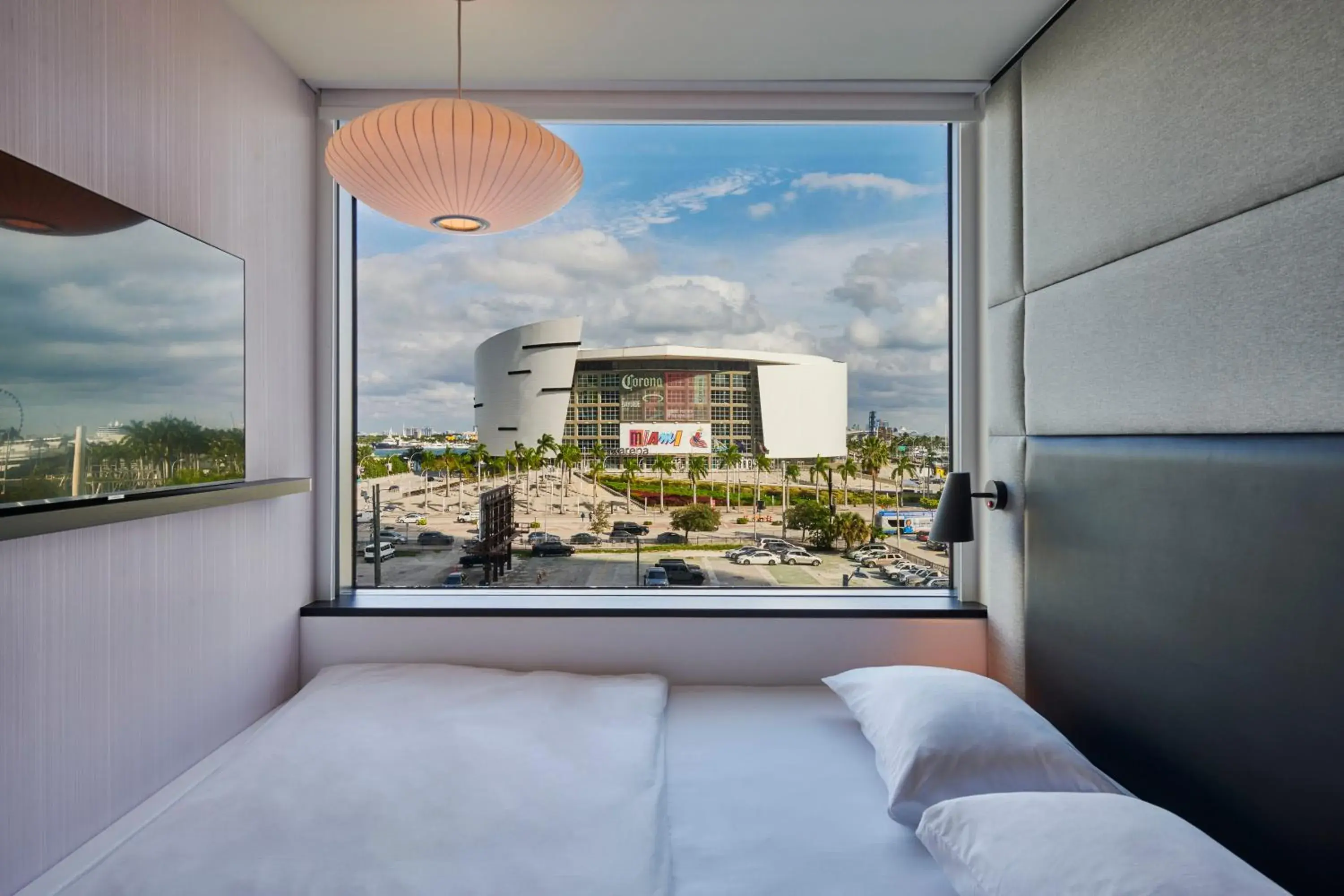 Street view, Bed in citizenM Miami World Center Street view, Bed in citizenM Miami World Center