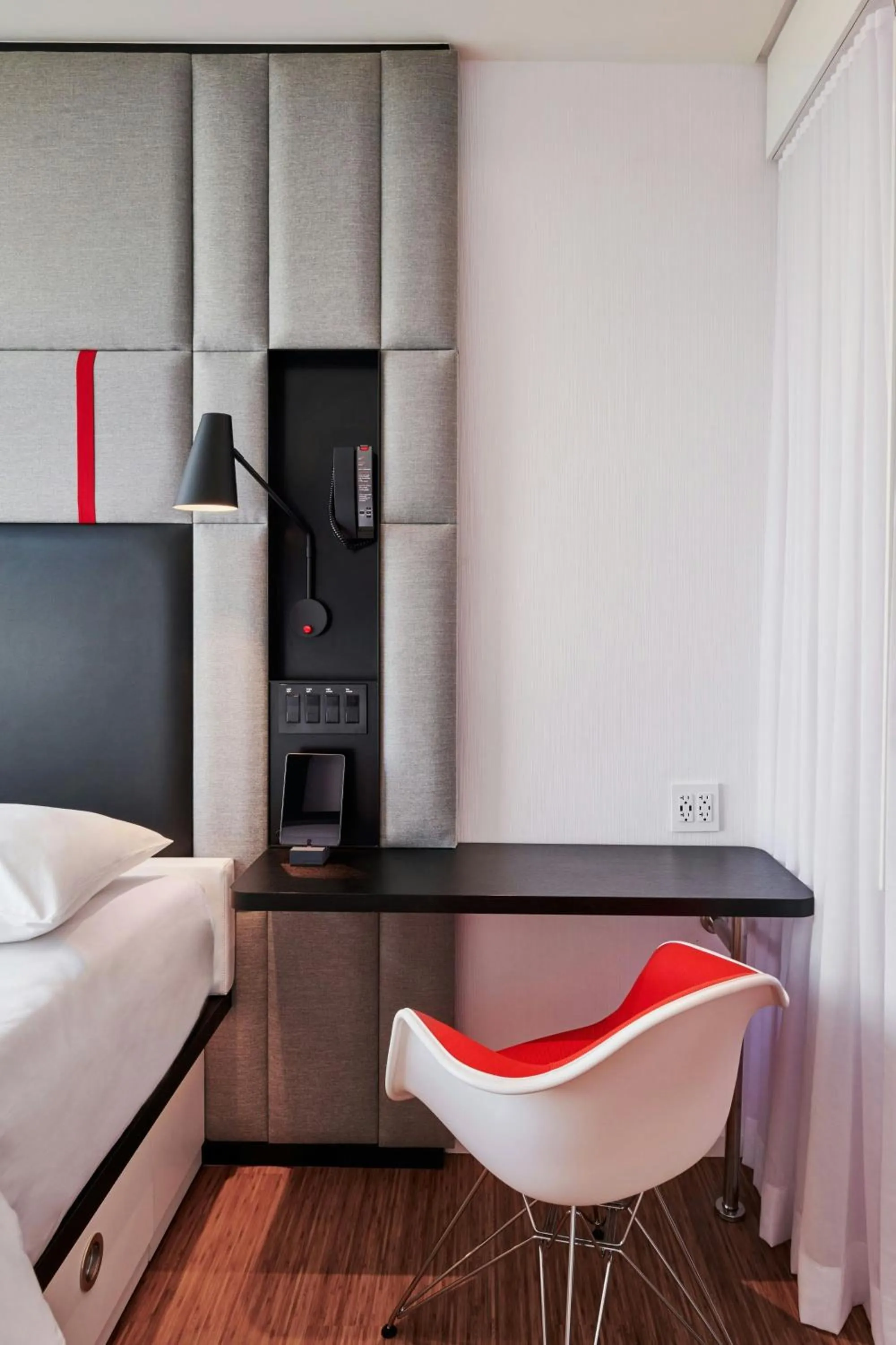 Bedroom, Bed in citizenM Miami World Center