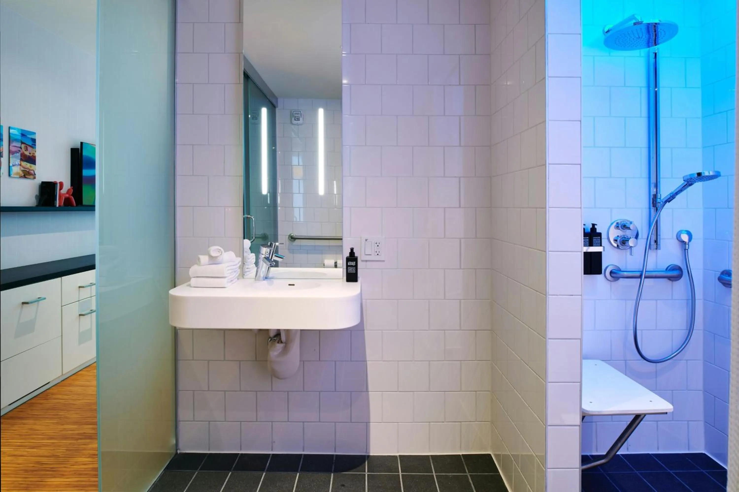 Bedroom in citizenM Miami World Center