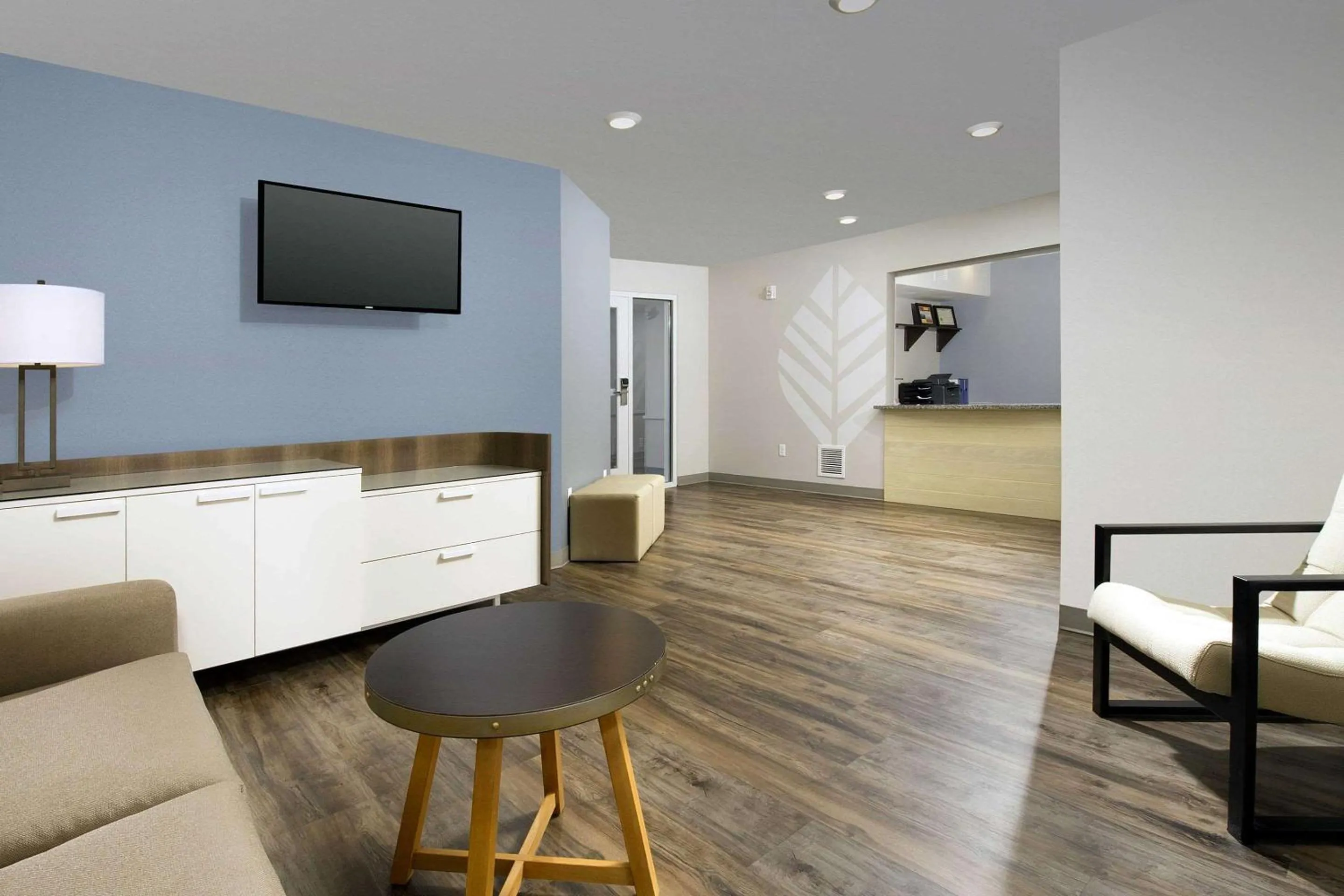 Lobby or reception in WoodSpring Suites Chicago Darien