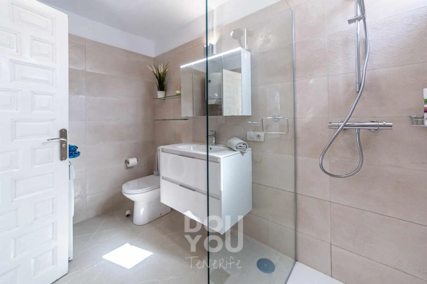 Shower in Apartment Paraiso Royal