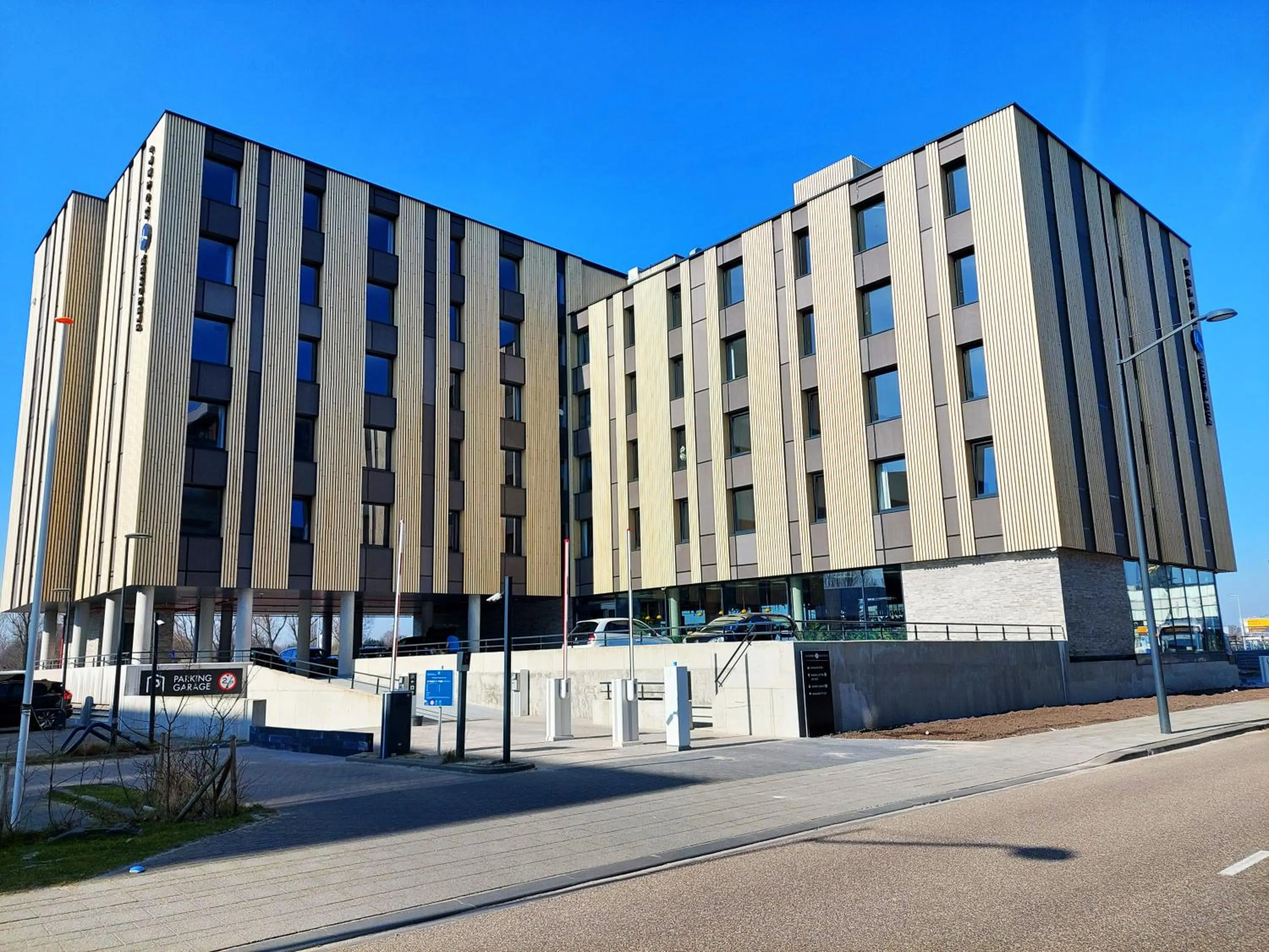 Property building in Fletcher Hotel Rotterdam-Airport