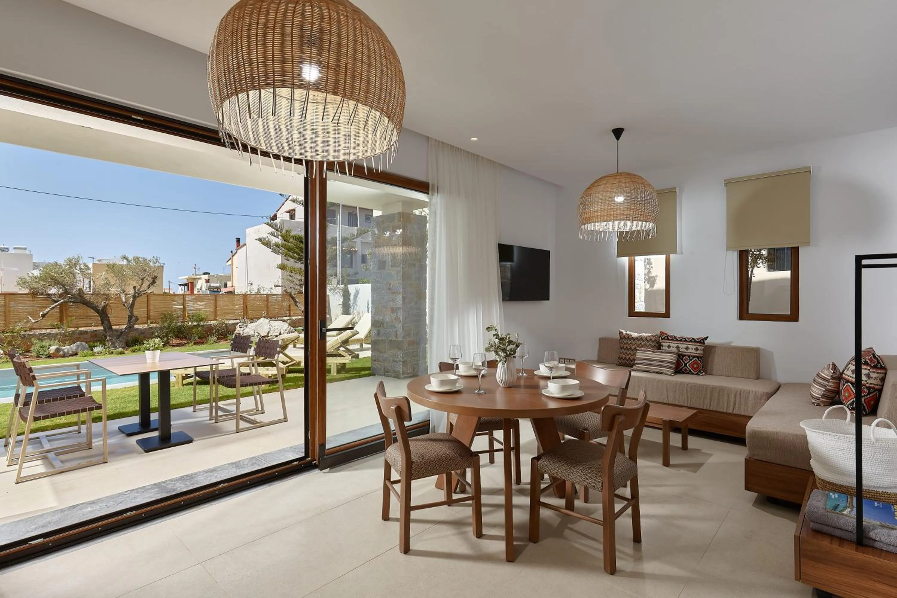 TV and multimedia in Volta Suites and Villas