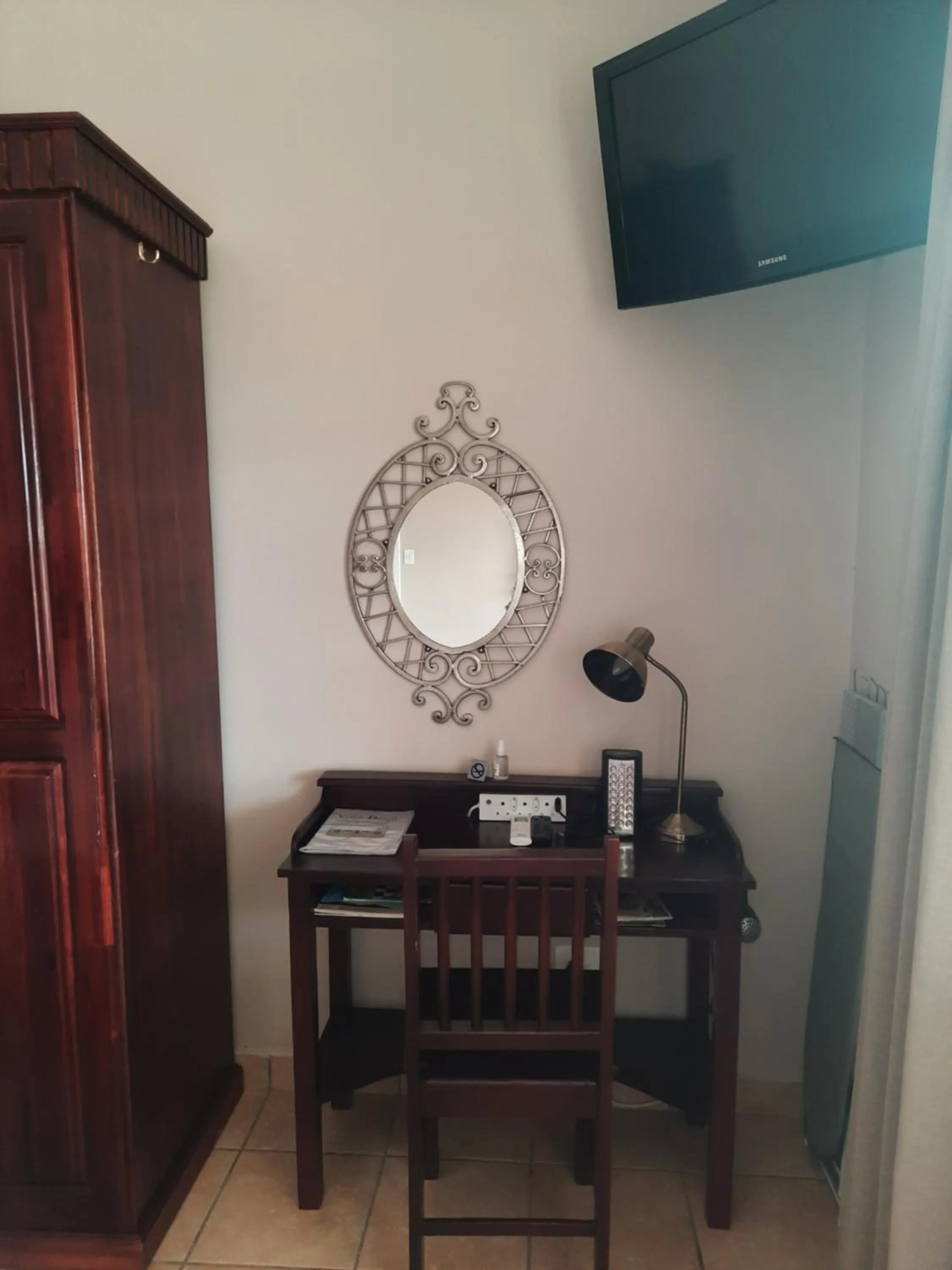 TV and multimedia in Villa Beryl Guesthouse