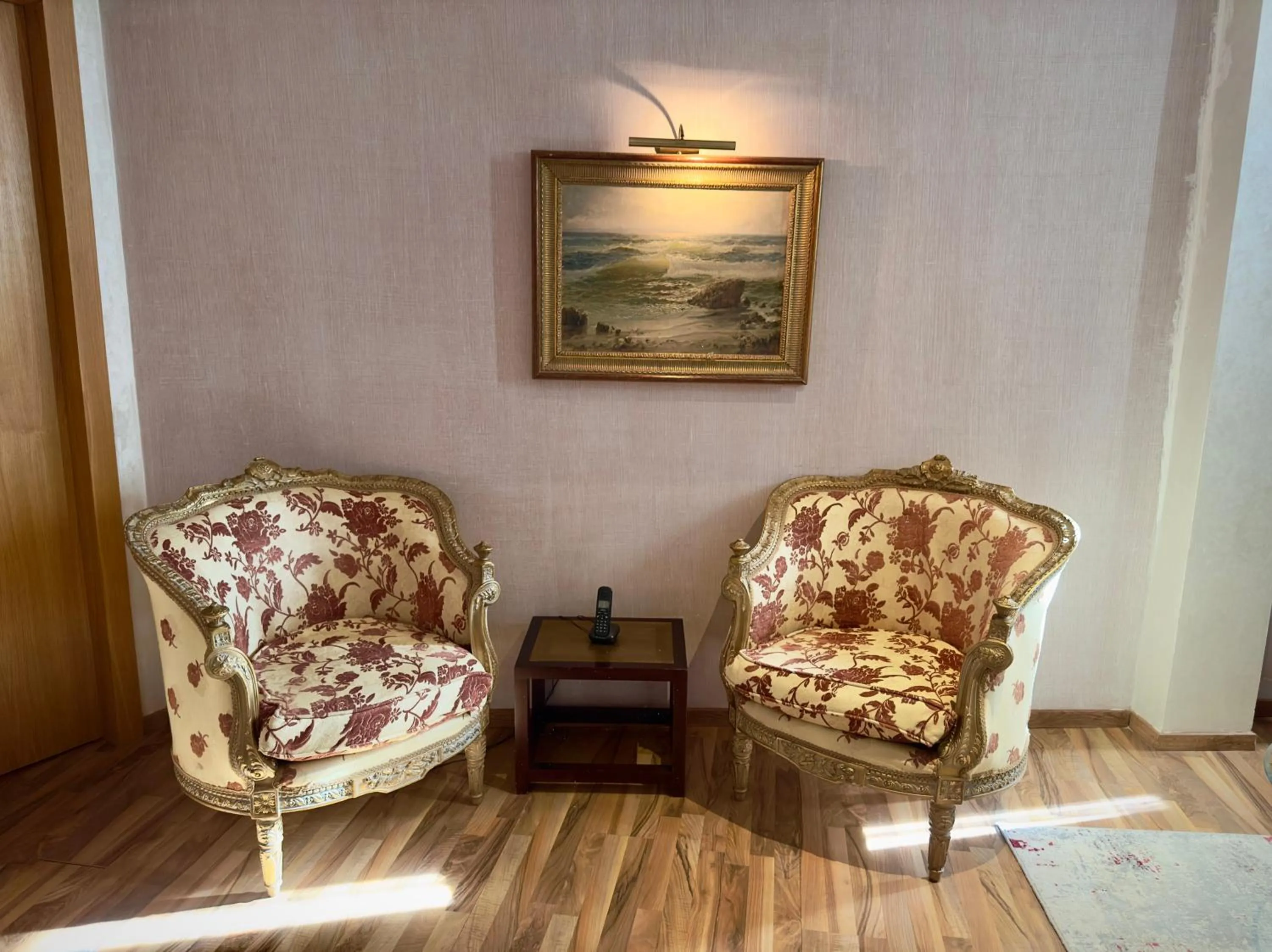 Seating area in Sillage Palace Sky & Spa