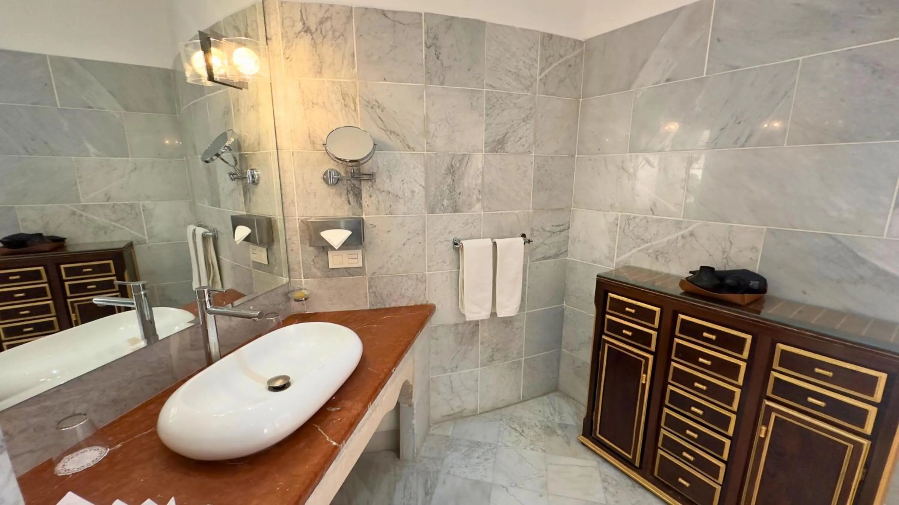 Bathroom in Sillage Palace Sky & Spa