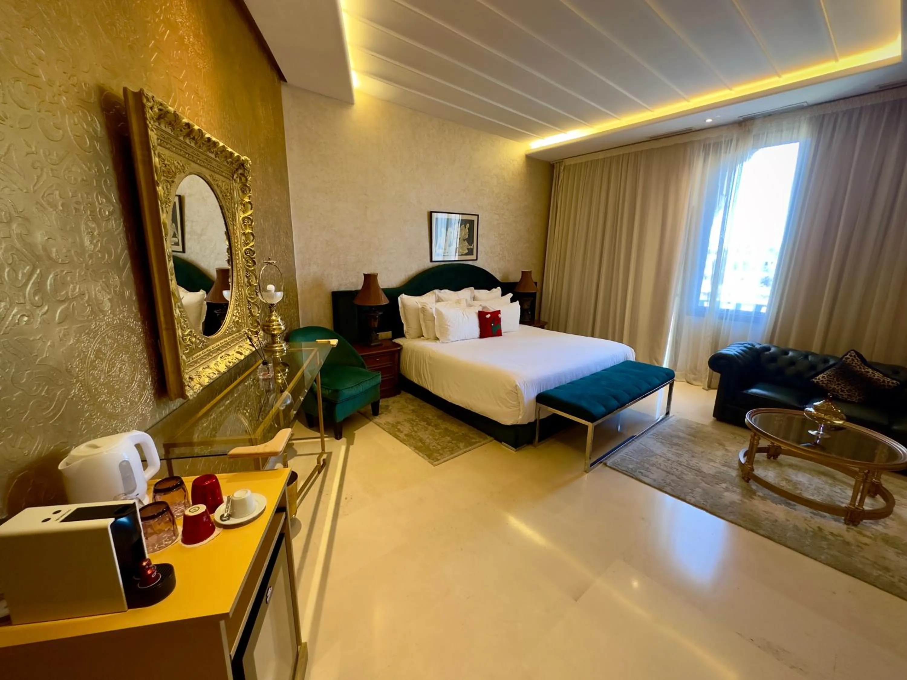 Photo of the whole room, Bed in Sillage Palace Sky & Spa