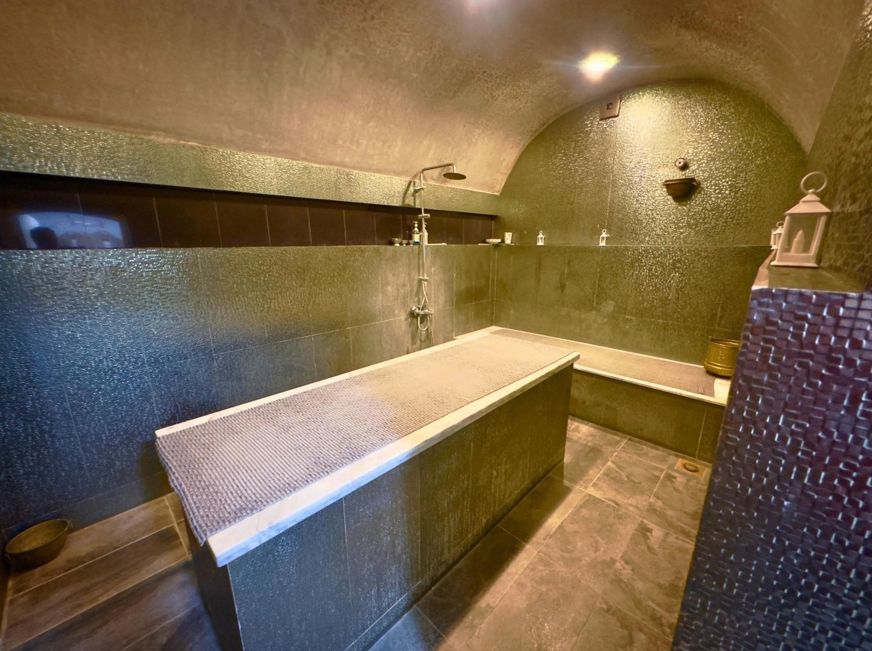 Steam room in Sillage Palace Sky & Spa