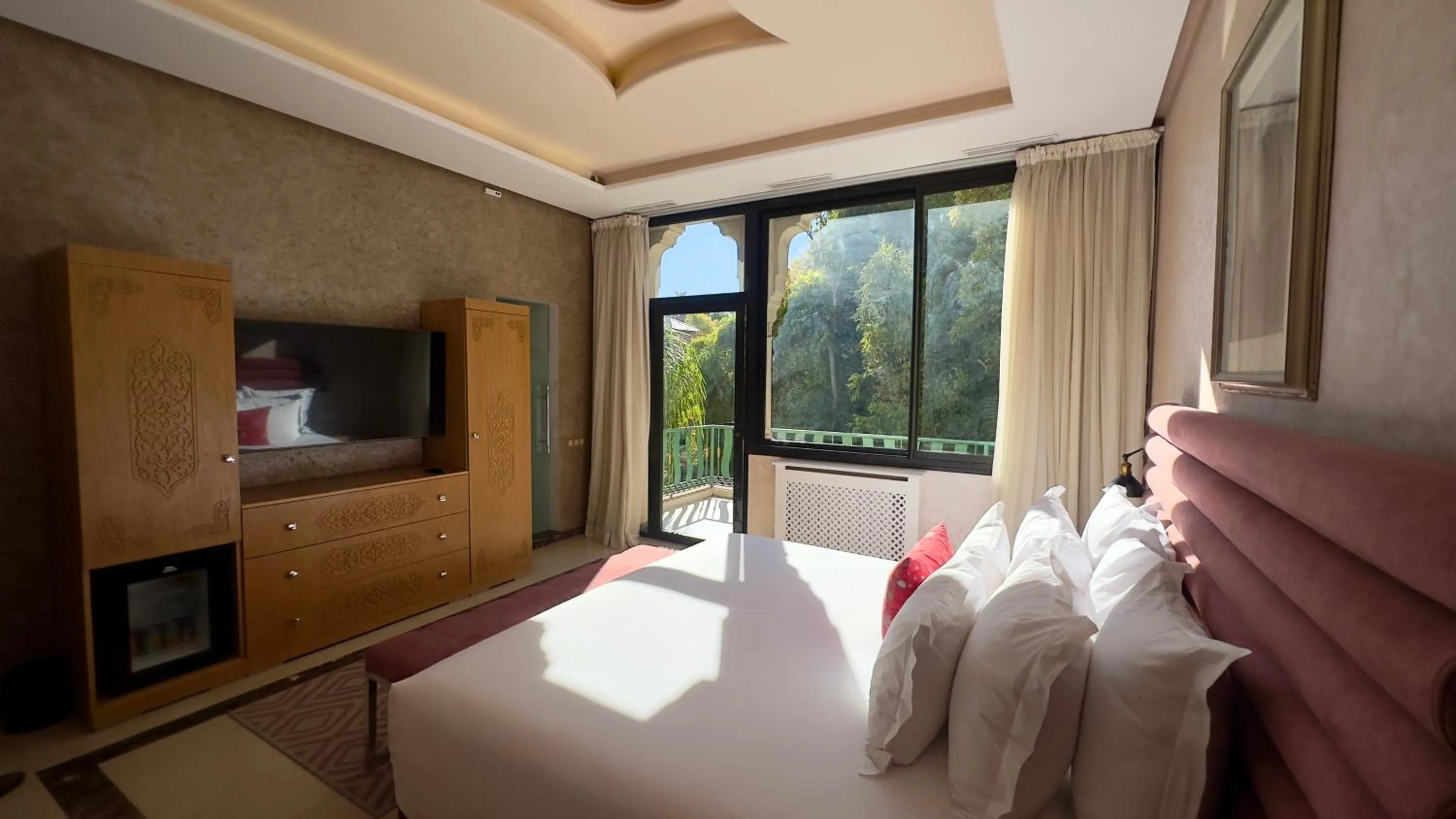 Bed in Sillage Palace Sky & Spa