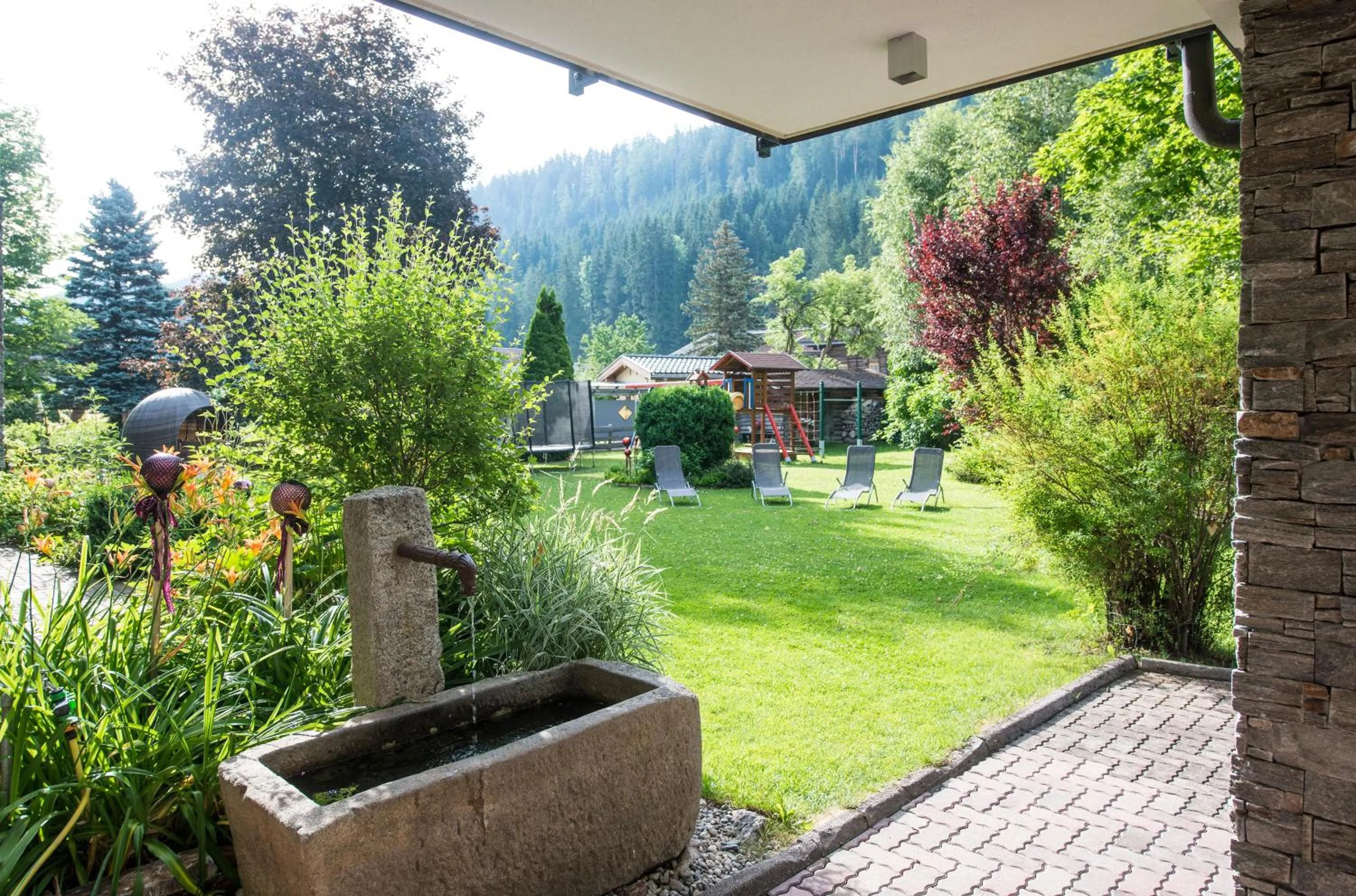 Garden view in Aparthotel Kristall