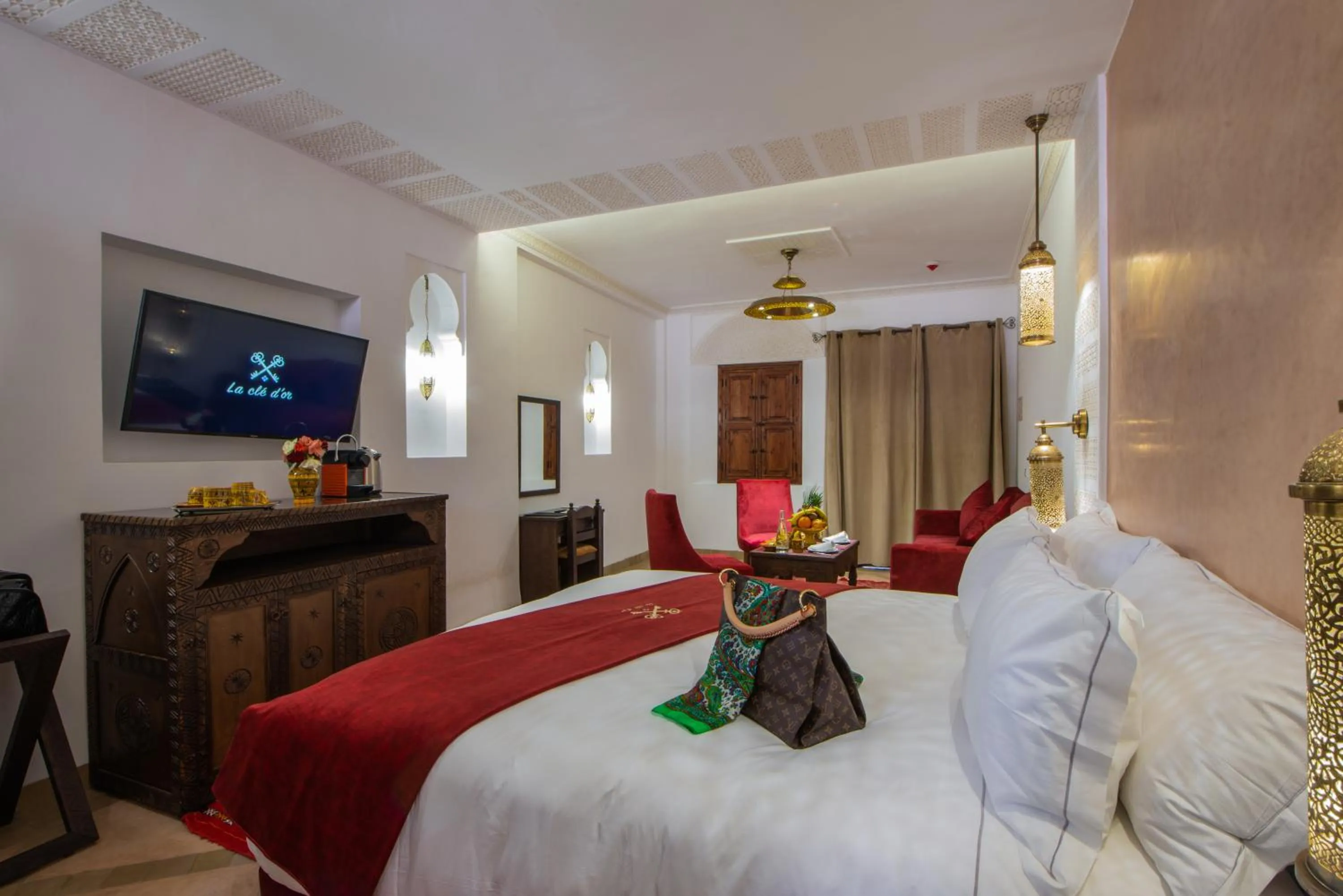 Bedroom, Bed in Riad la clé d'or & spa