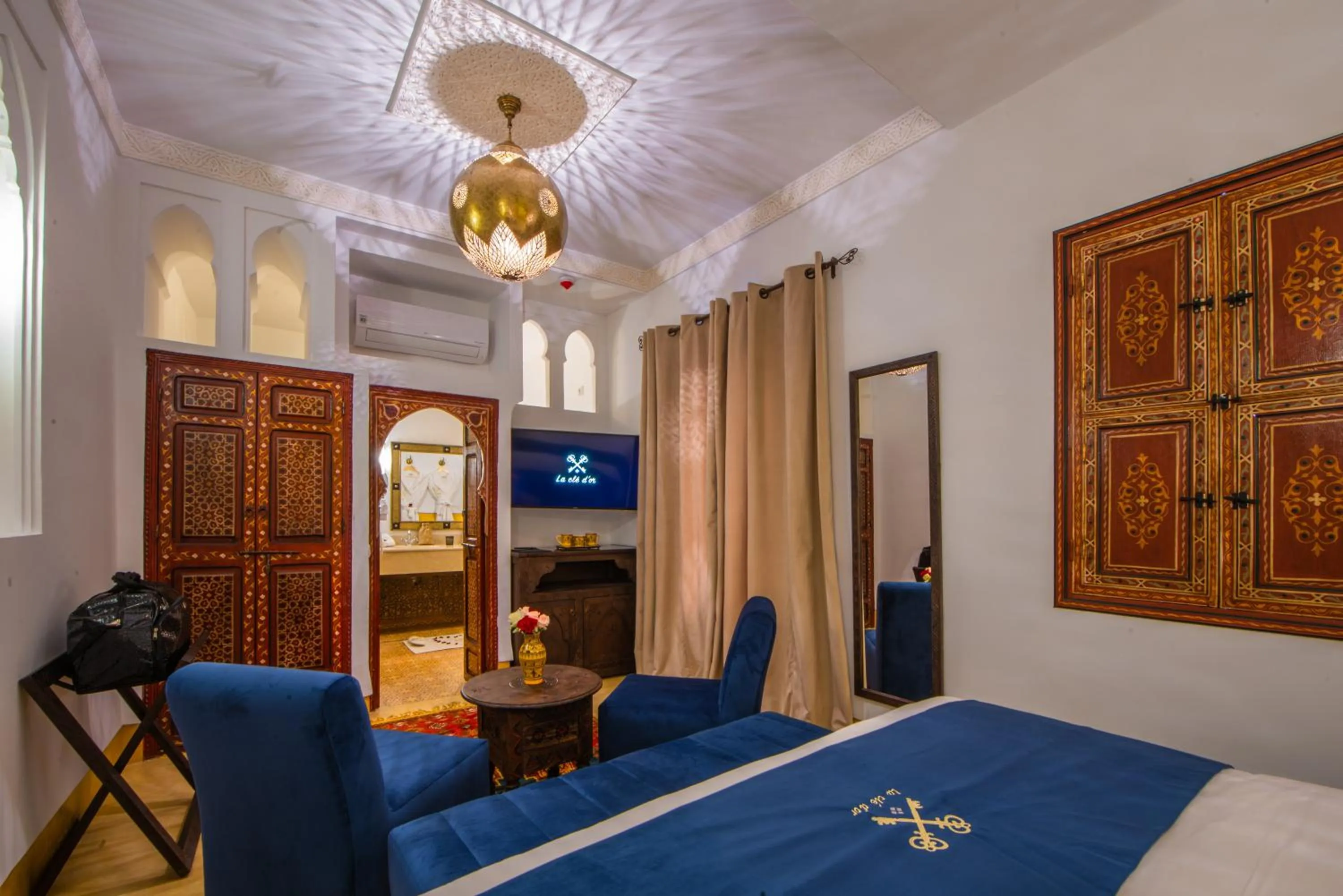 Bedroom, Bed in Riad la clé d'or & spa