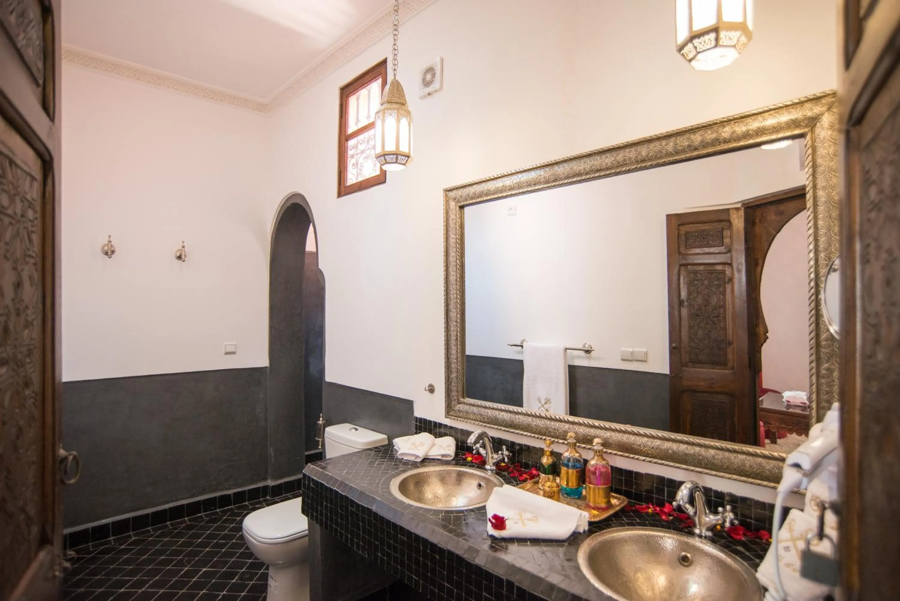 Bathroom in Riad la clé d'or & spa