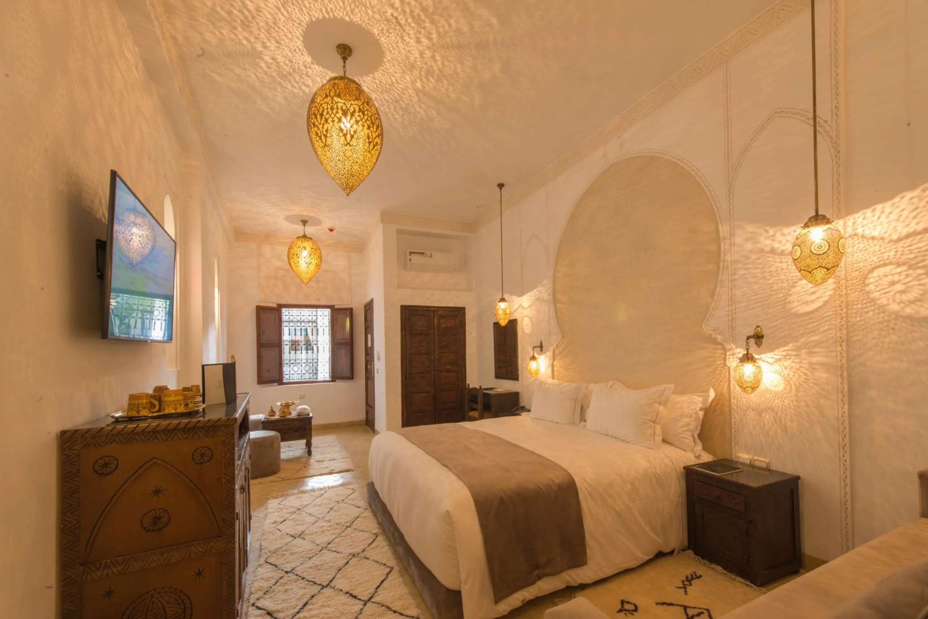Photo of the whole room, Bed in Riad la clé d'or & spa