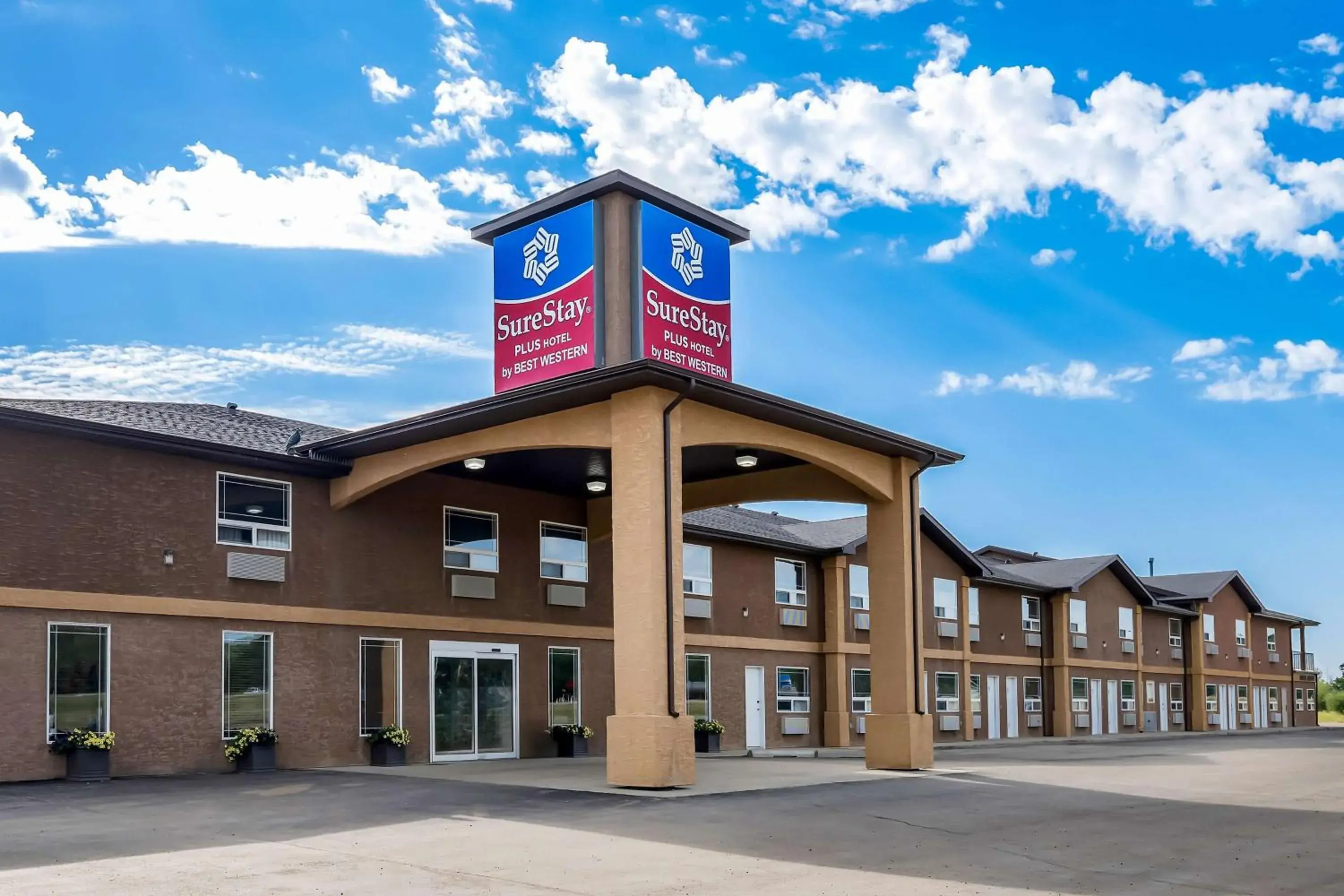 Property building in SureStay Plus Hotel by Best Western Hardisty Property building in SureStay Plus Hotel by Best Western Hardisty