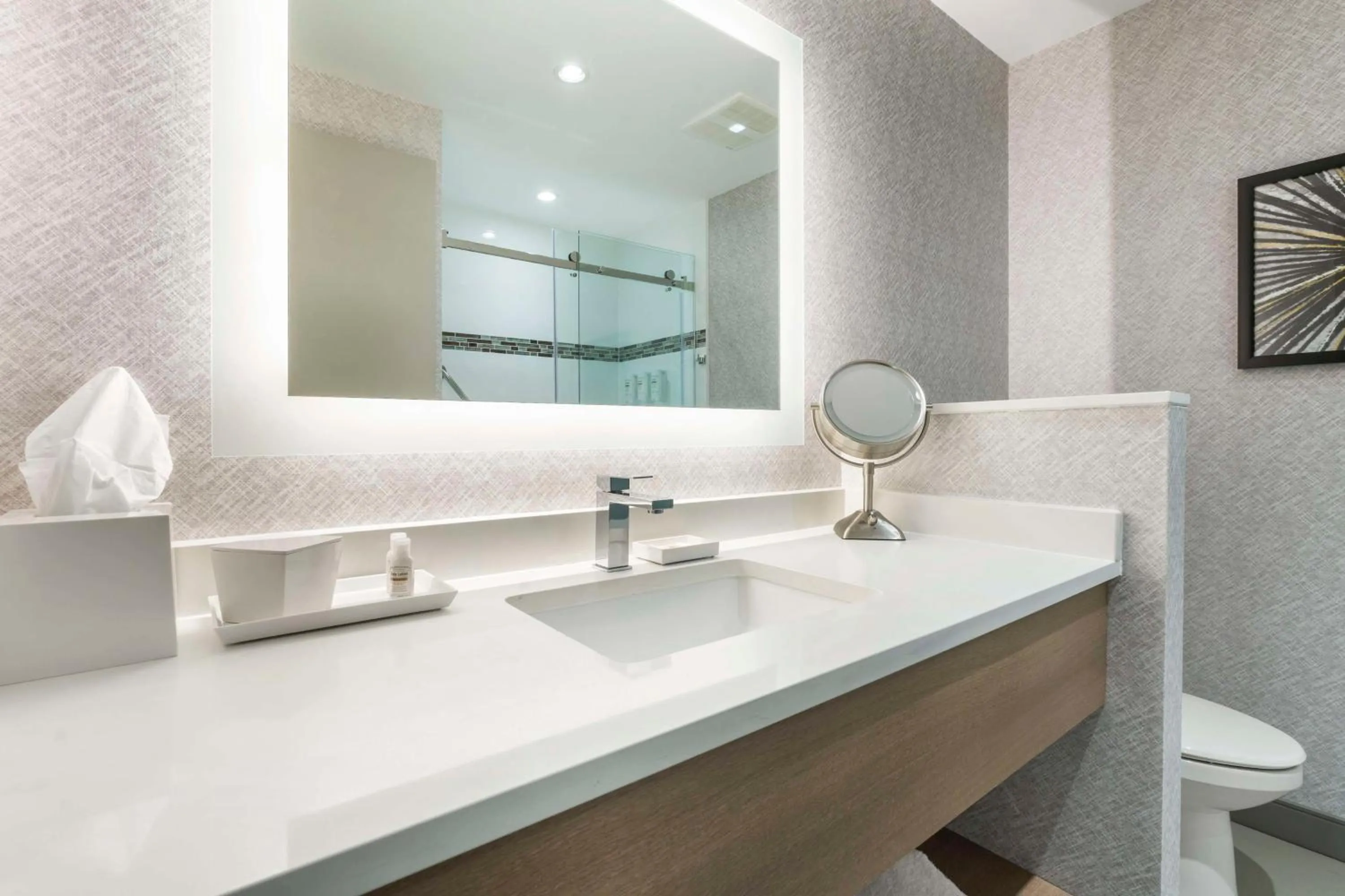 Bathroom in Best Western Premier Route 97 Vernon