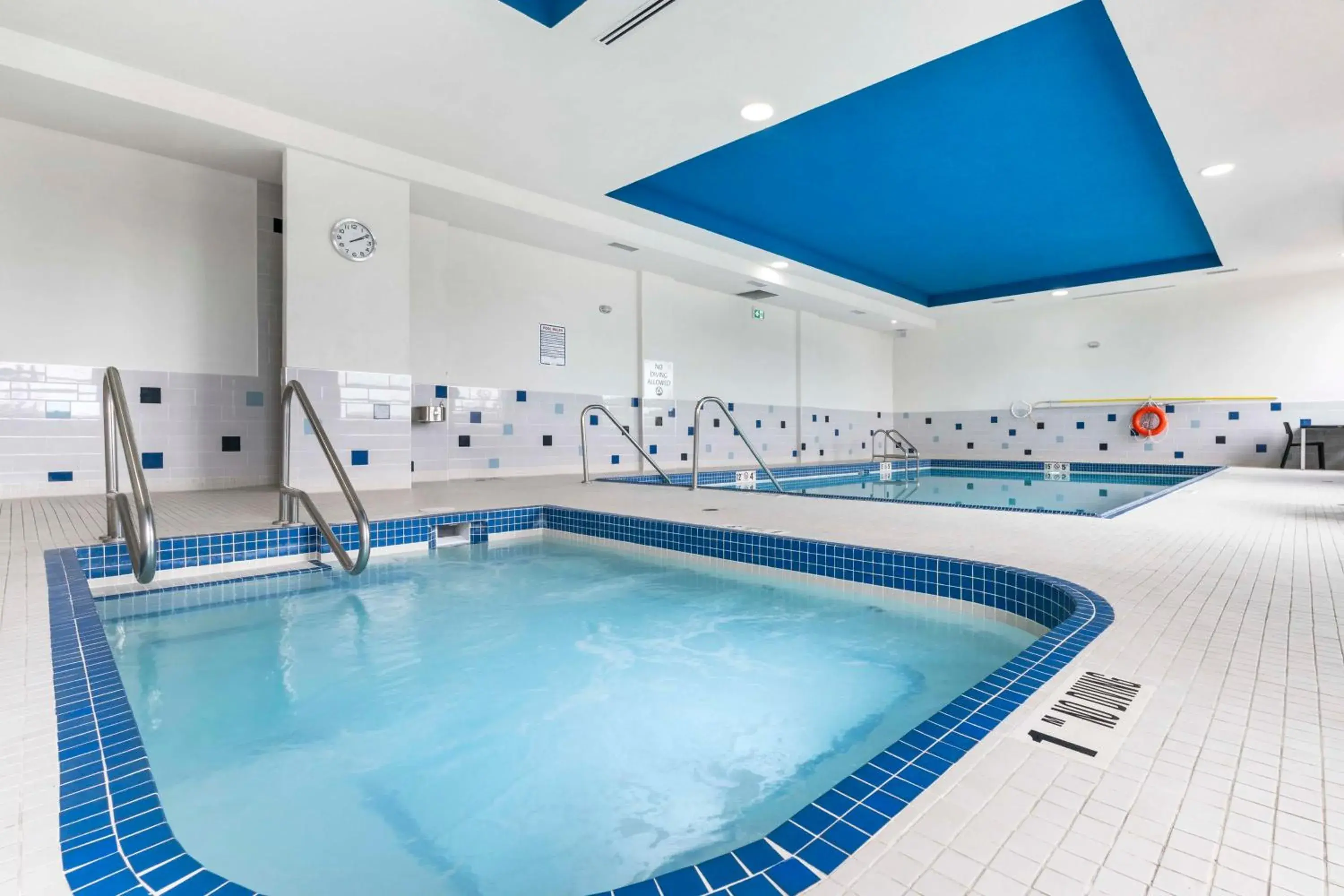 Pool view in Best Western Premier Route 97 Vernon Pool view in Best Western Premier Route 97 Vernon