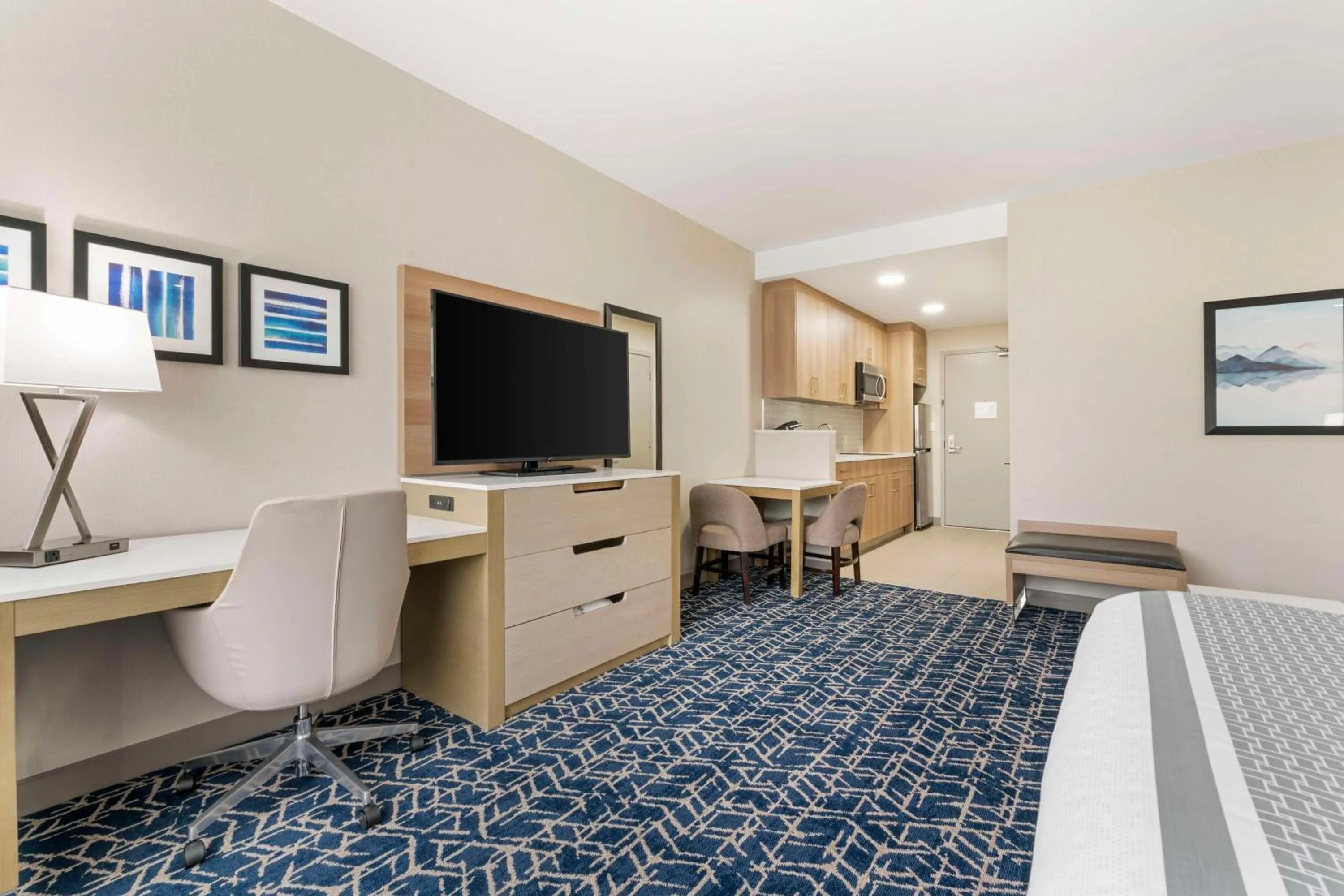 Bedroom in Best Western Premier Route 97 Vernon