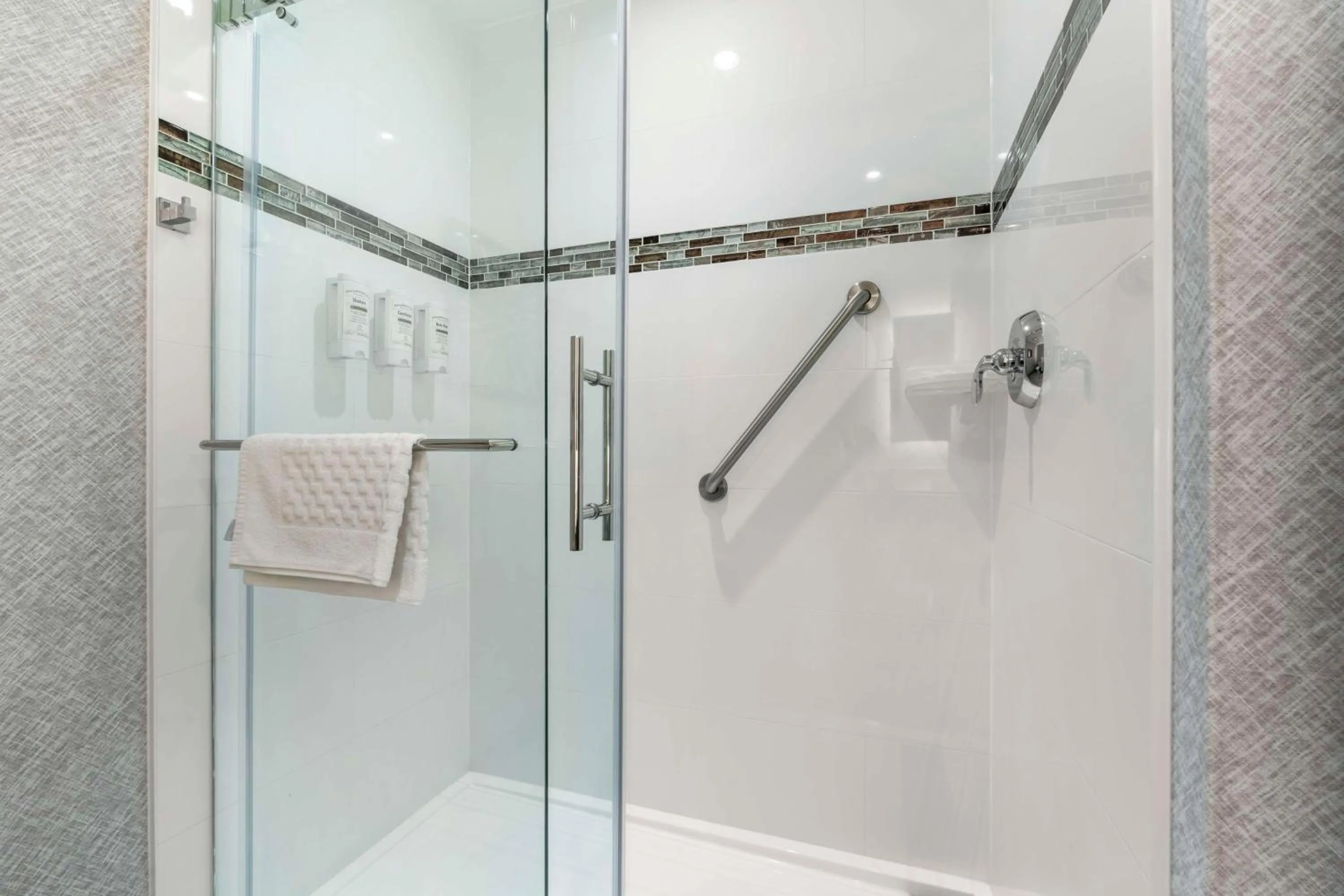 Bathroom in Best Western Premier Route 97 Vernon