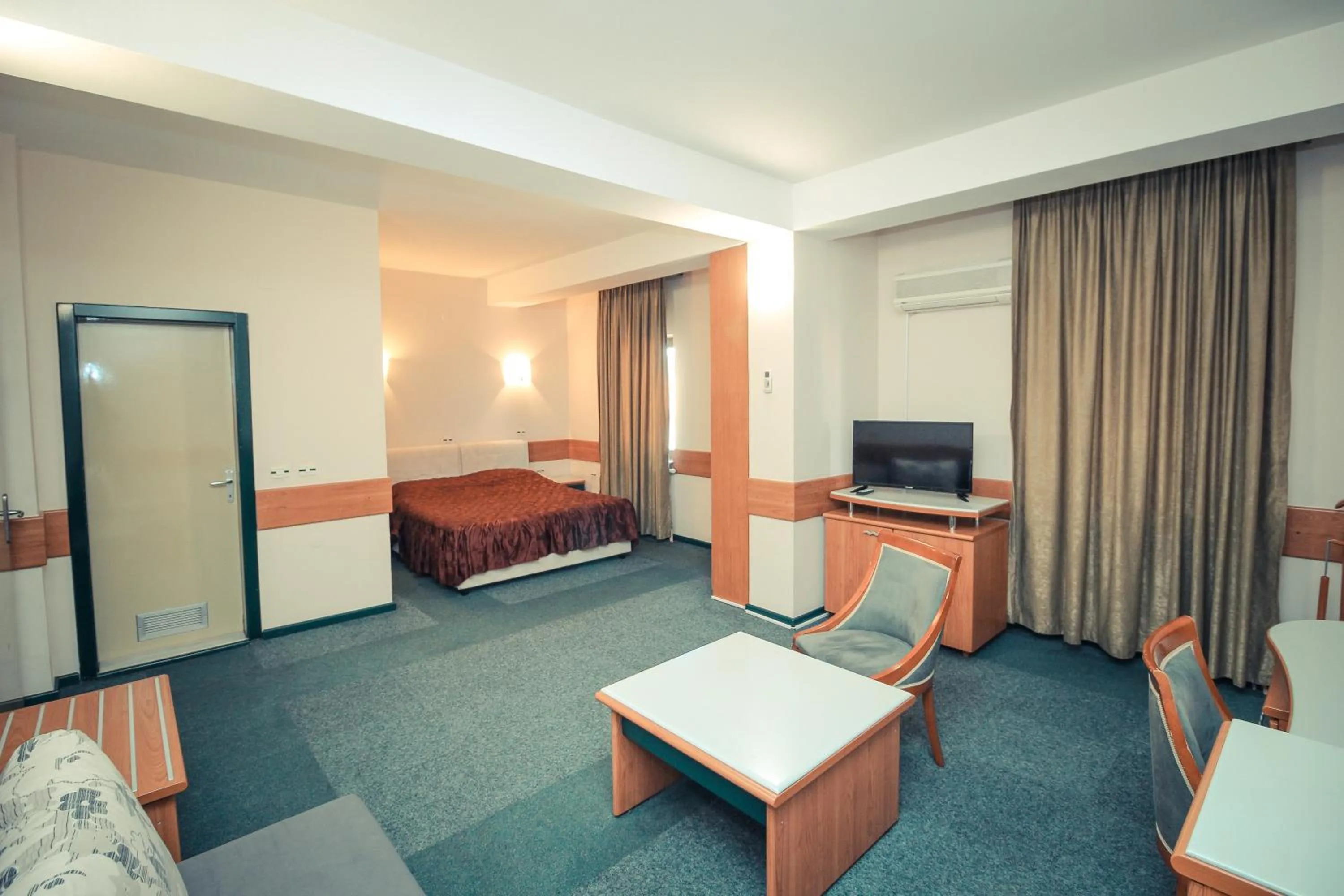 Photo of the whole room in Hotel Cingo