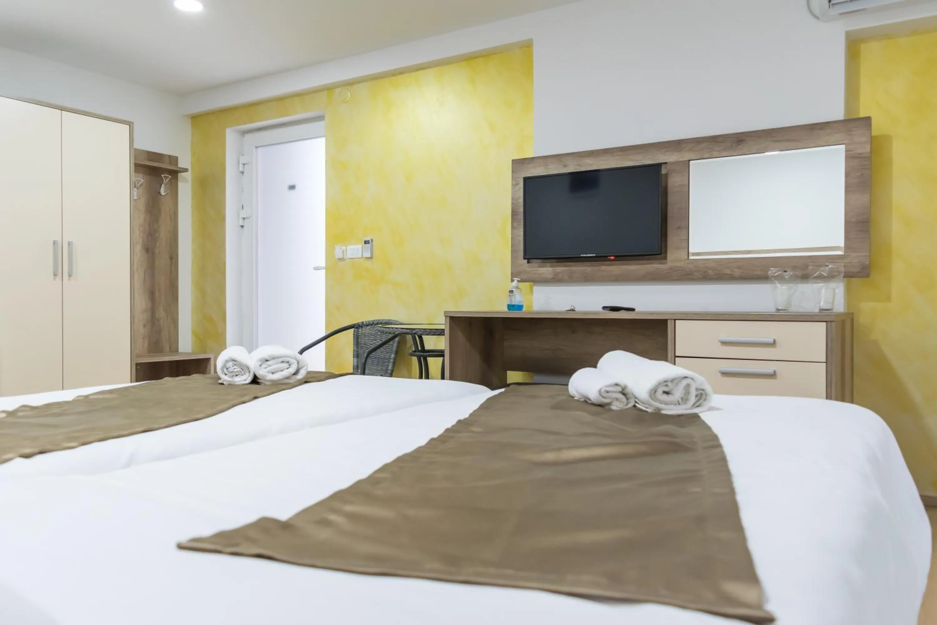 Photo of the whole room in Hotel Cingo