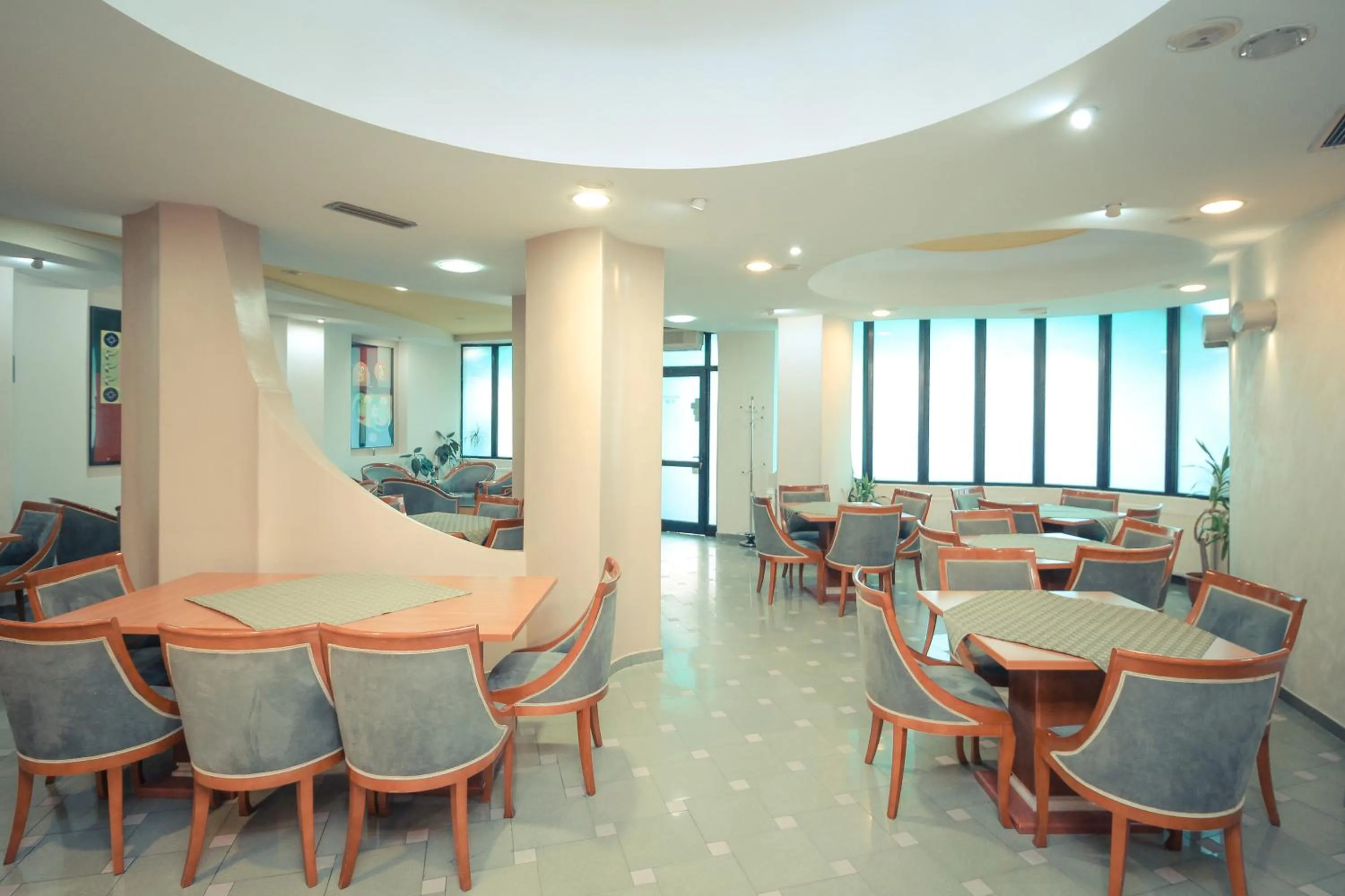 Restaurant/places to eat in Hotel Cingo