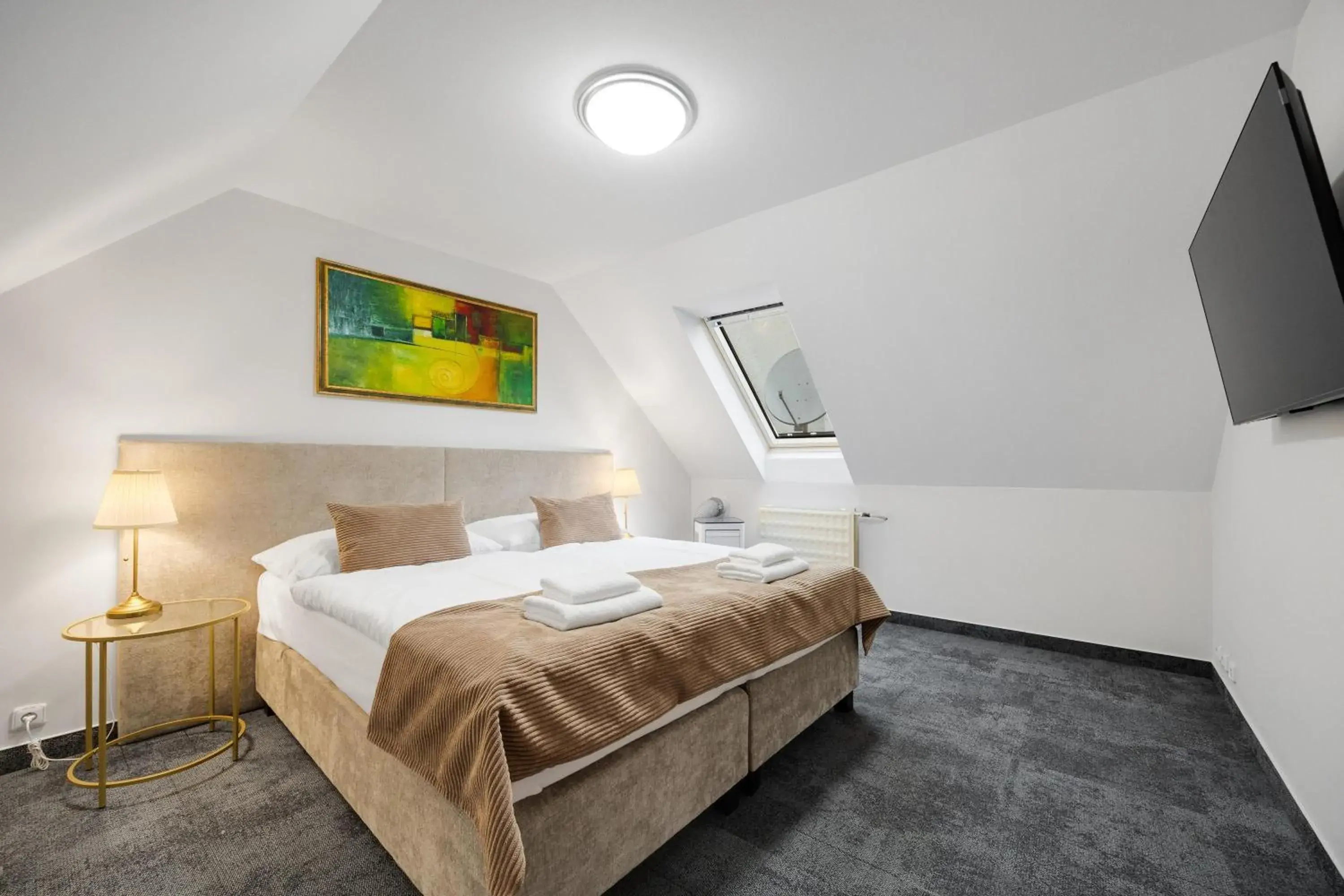 Two-Bedroom Suite in Hotel Reverie - Dependance, Check-in at Metropolitan Star Two-Bedroom Suite in Hotel Reverie - Dependance, Check-in at Metropolitan Star