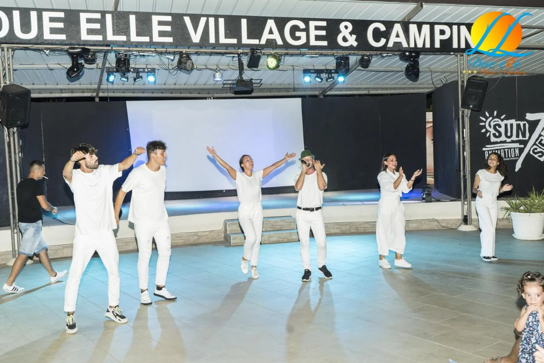 Evening entertainment in Village Due Elle