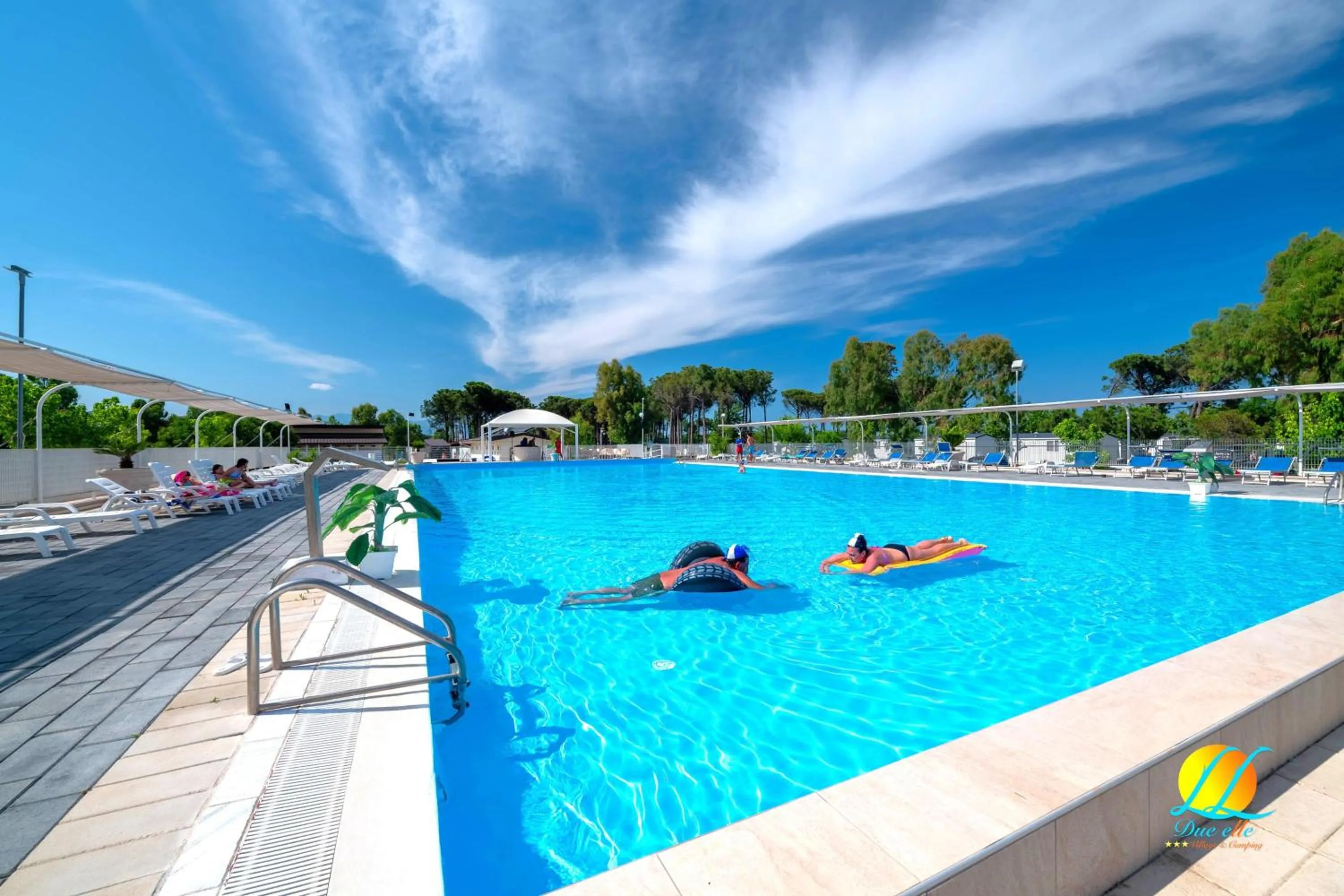 Swimming pool in Village Due Elle