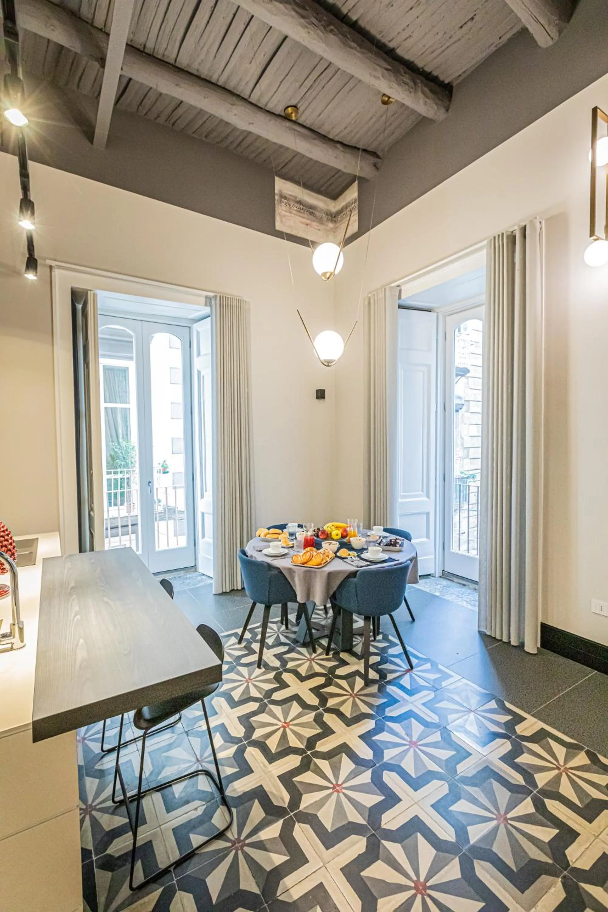 Breakfast in Cuevas Home Relais