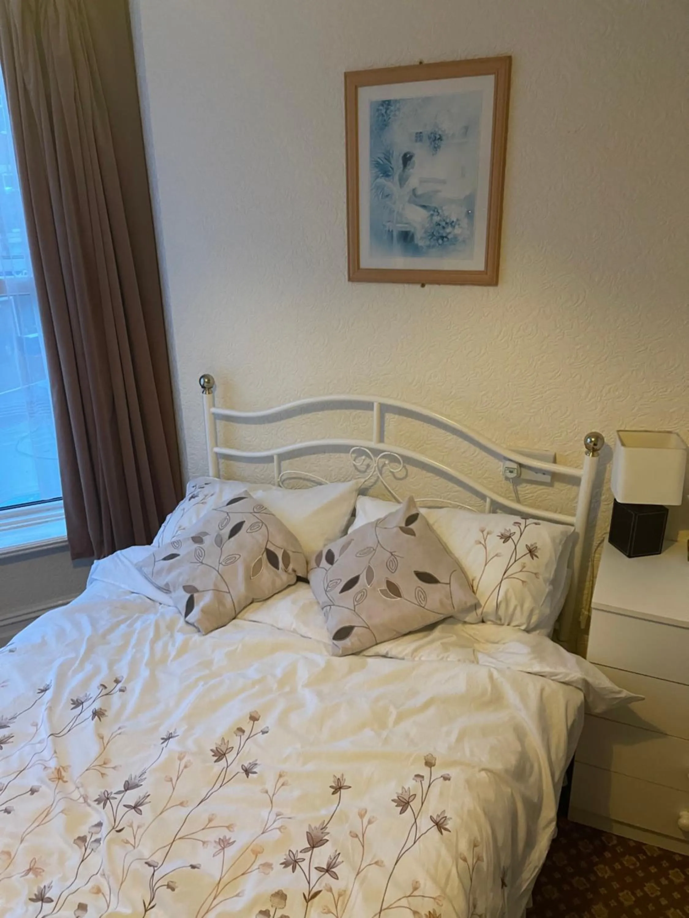 Bed in Highbury Hotel