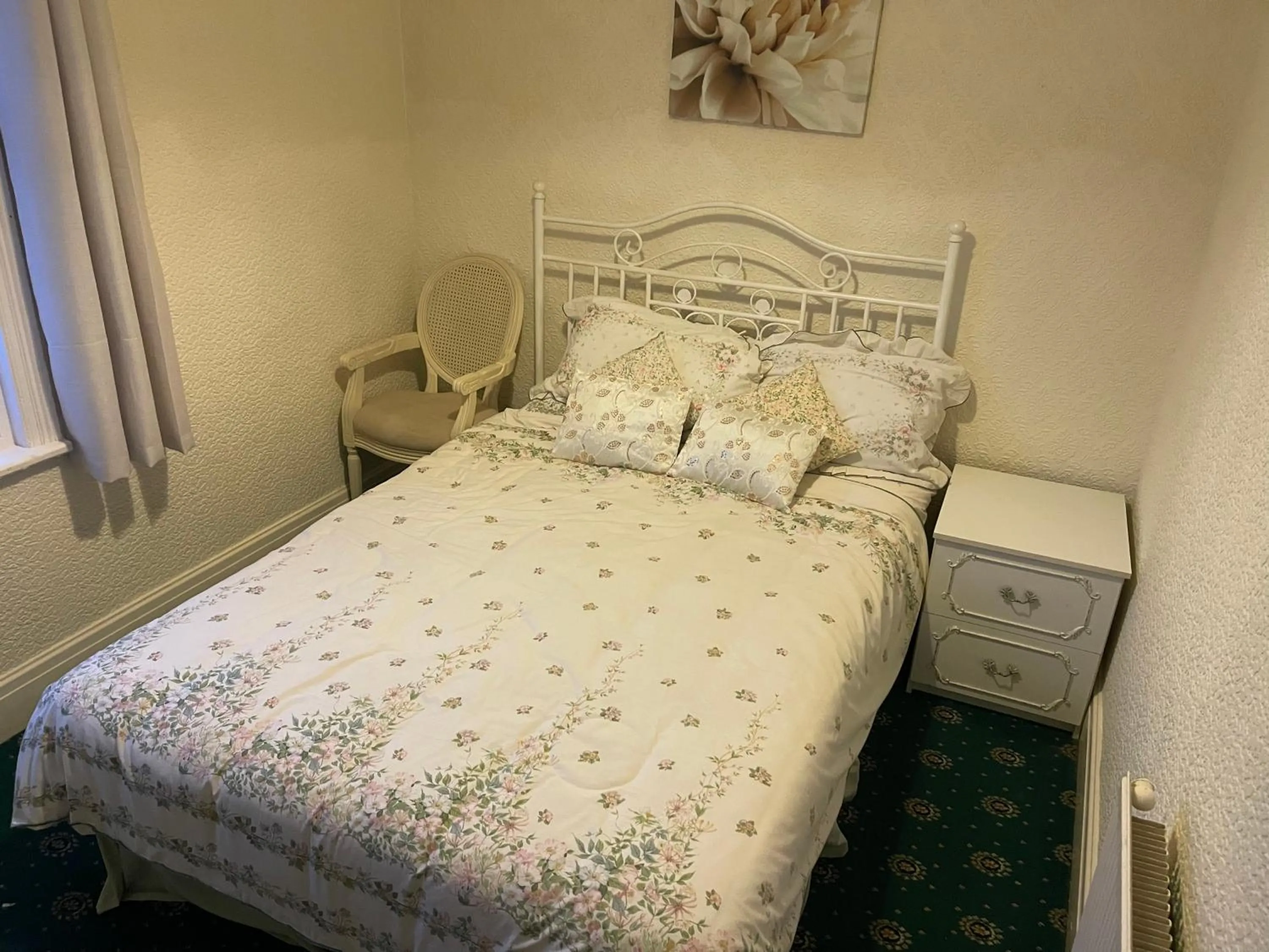 Bed in Highbury Hotel