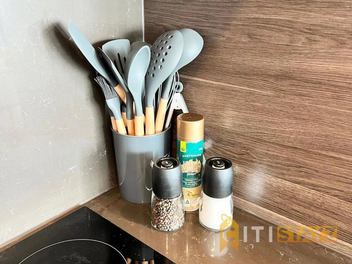 Light & Lovely in Canberra's CBD - 1BR Apt w/Carsp